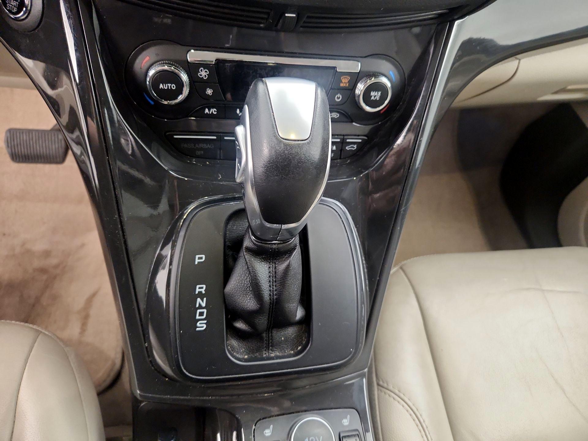 Thumbnail: 2015 Ford Escape - 17