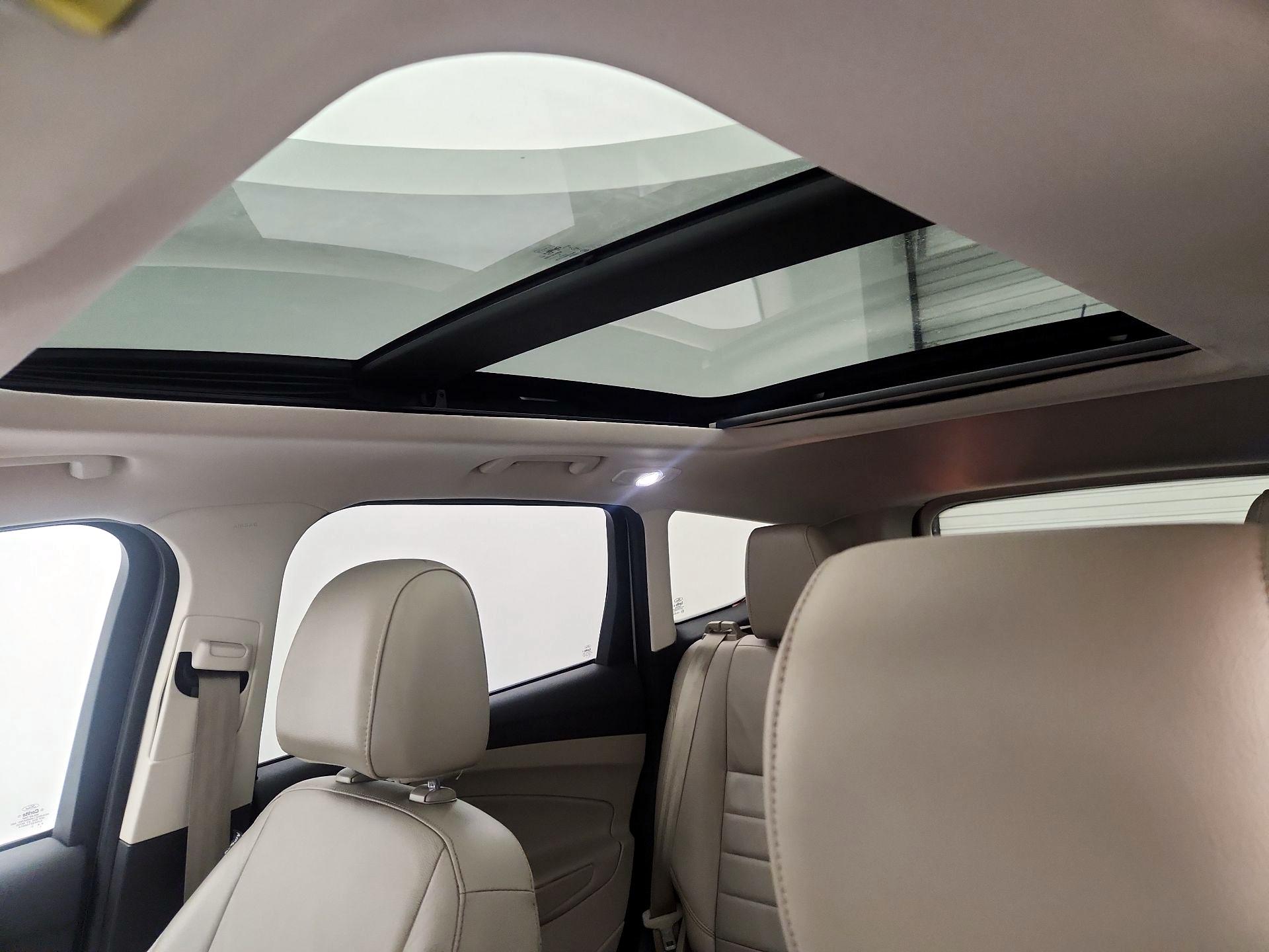 Thumbnail: 2015 Ford Escape - 19