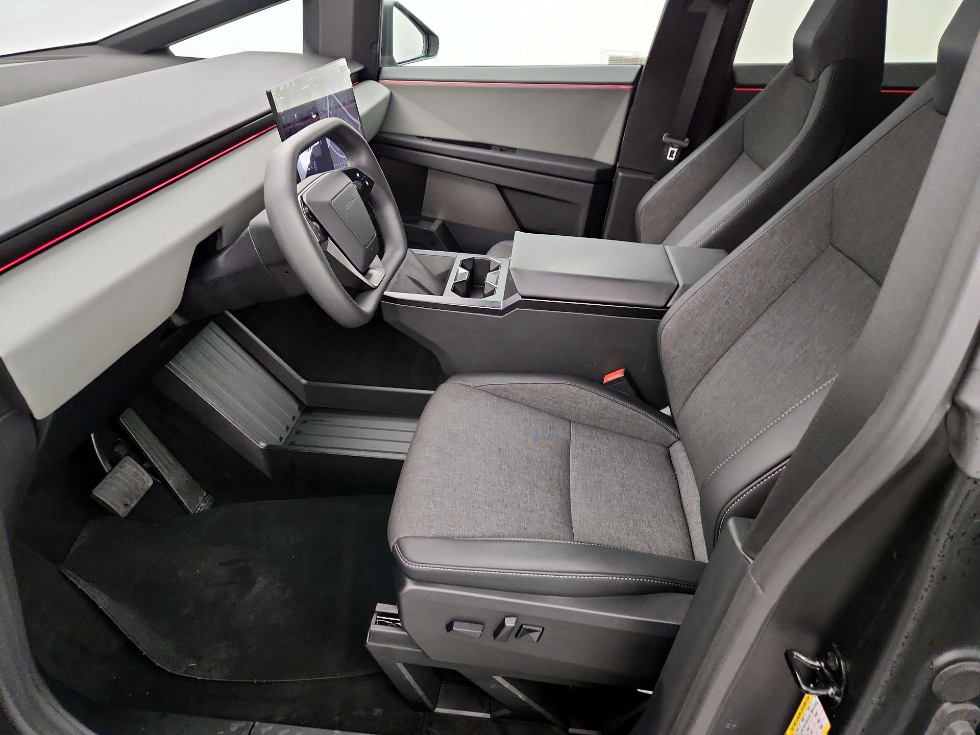 Thumbnail: 2025 Tesla Cybertruck - 11