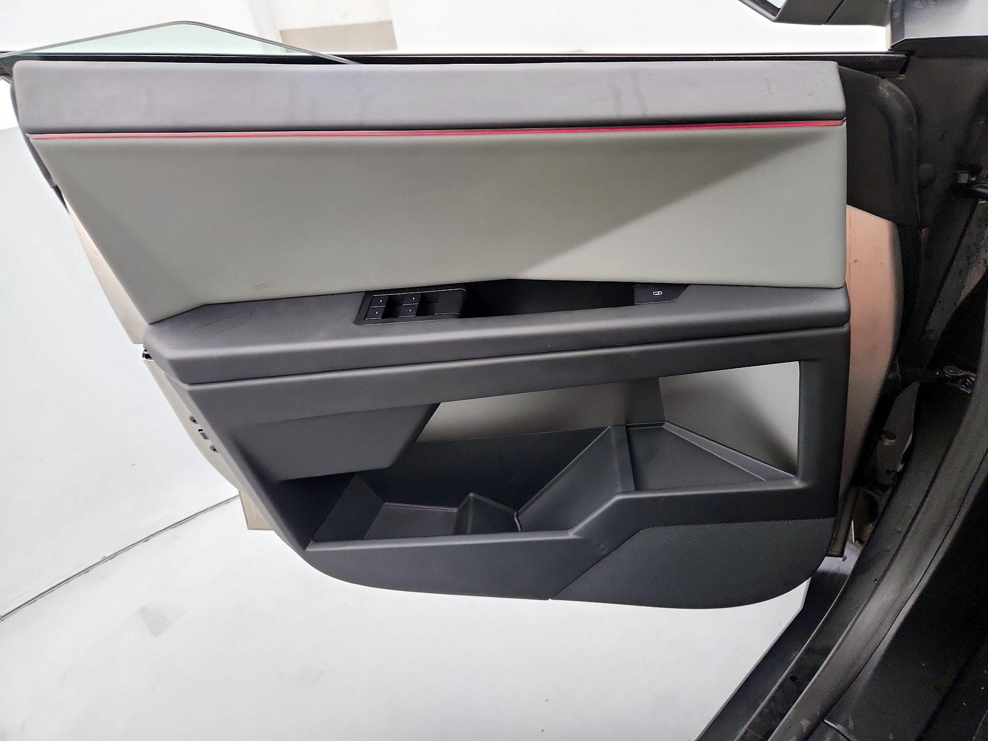 Thumbnail: 2025 Tesla Cybertruck - 12