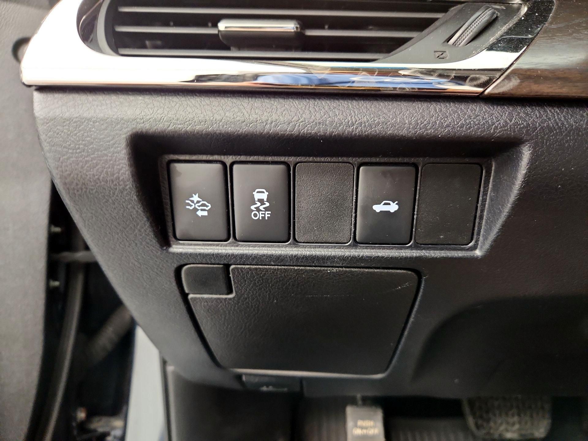 Thumbnail: 2018 Toyota Avalon - 13