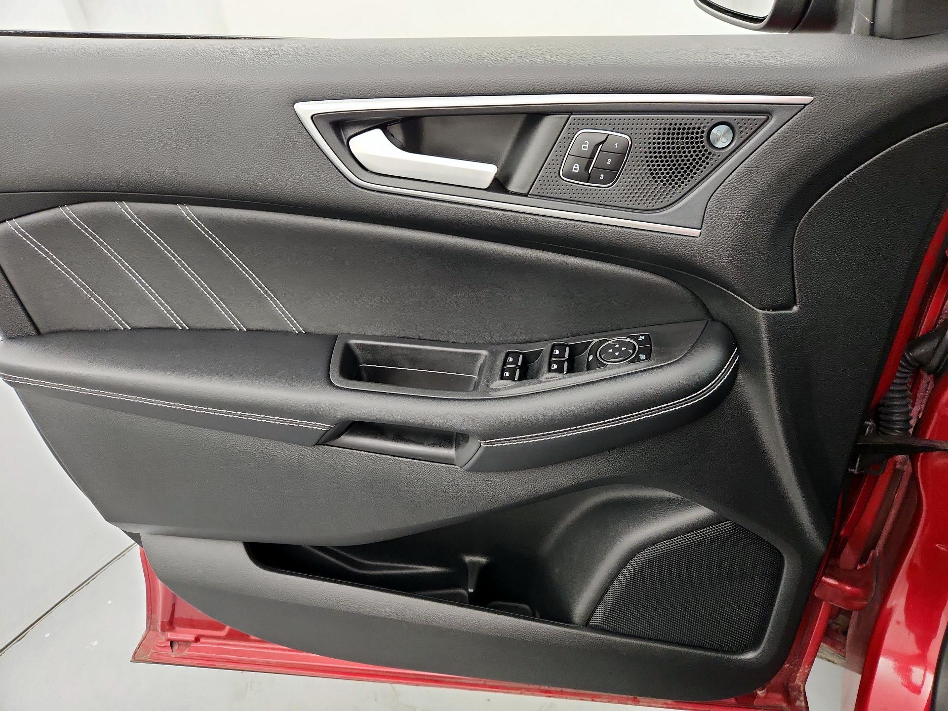 Thumbnail: 2022 Ford Edge - 12