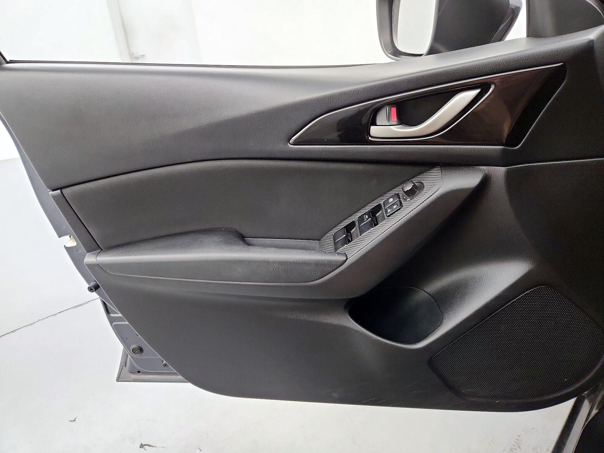 Thumbnail: 2016 Mazda Mazda3 - 12