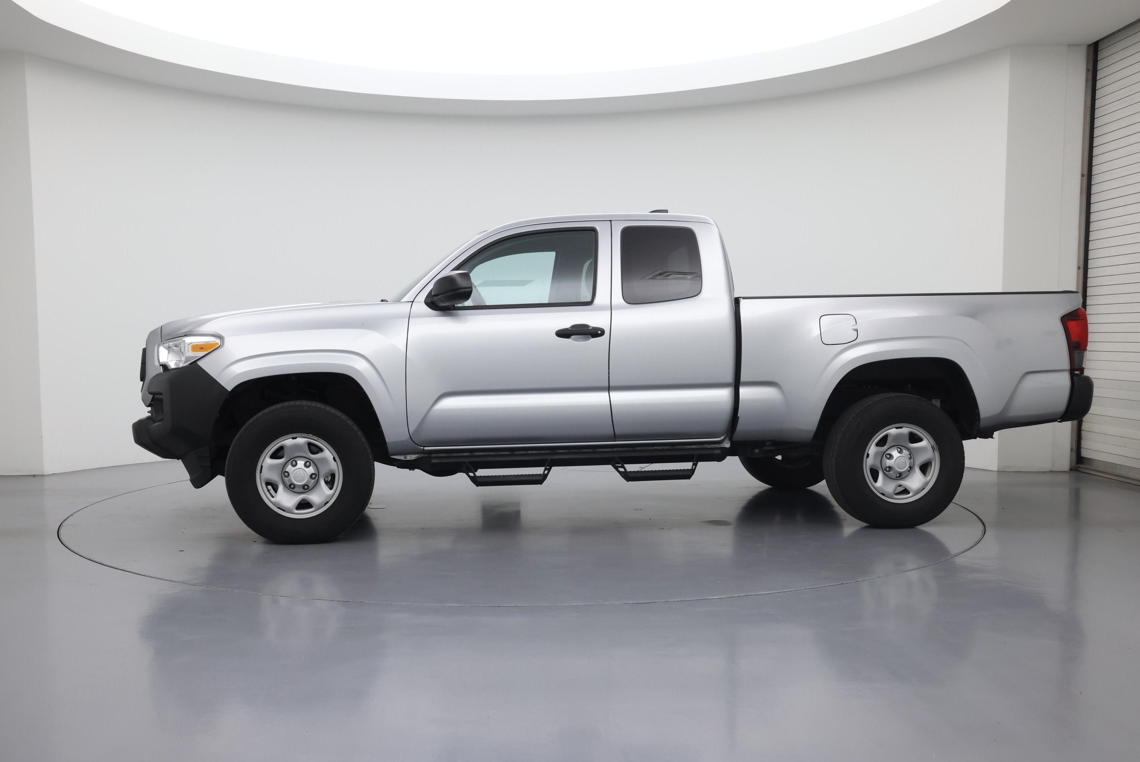 Thumbnail: 2022 Toyota Tacoma - 3