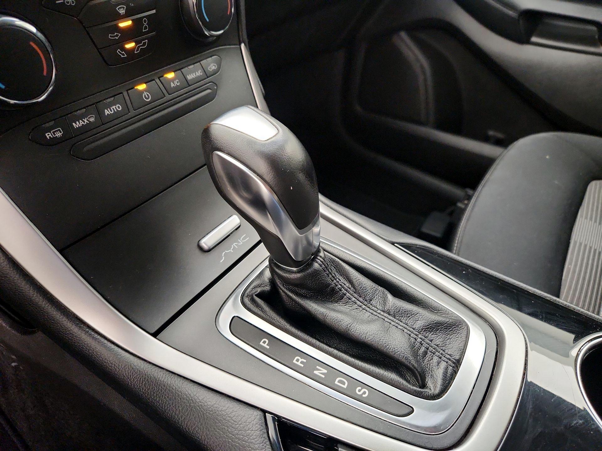 Thumbnail: 2017 Ford Edge - 17