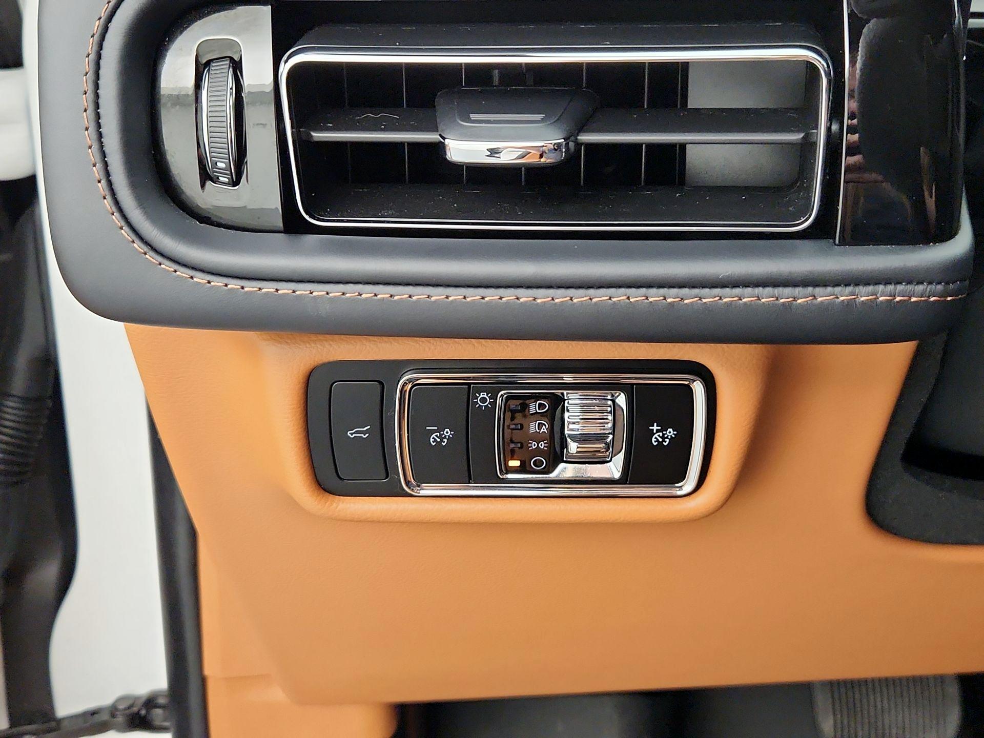 Thumbnail: 2025 Lincoln Aviator - 13