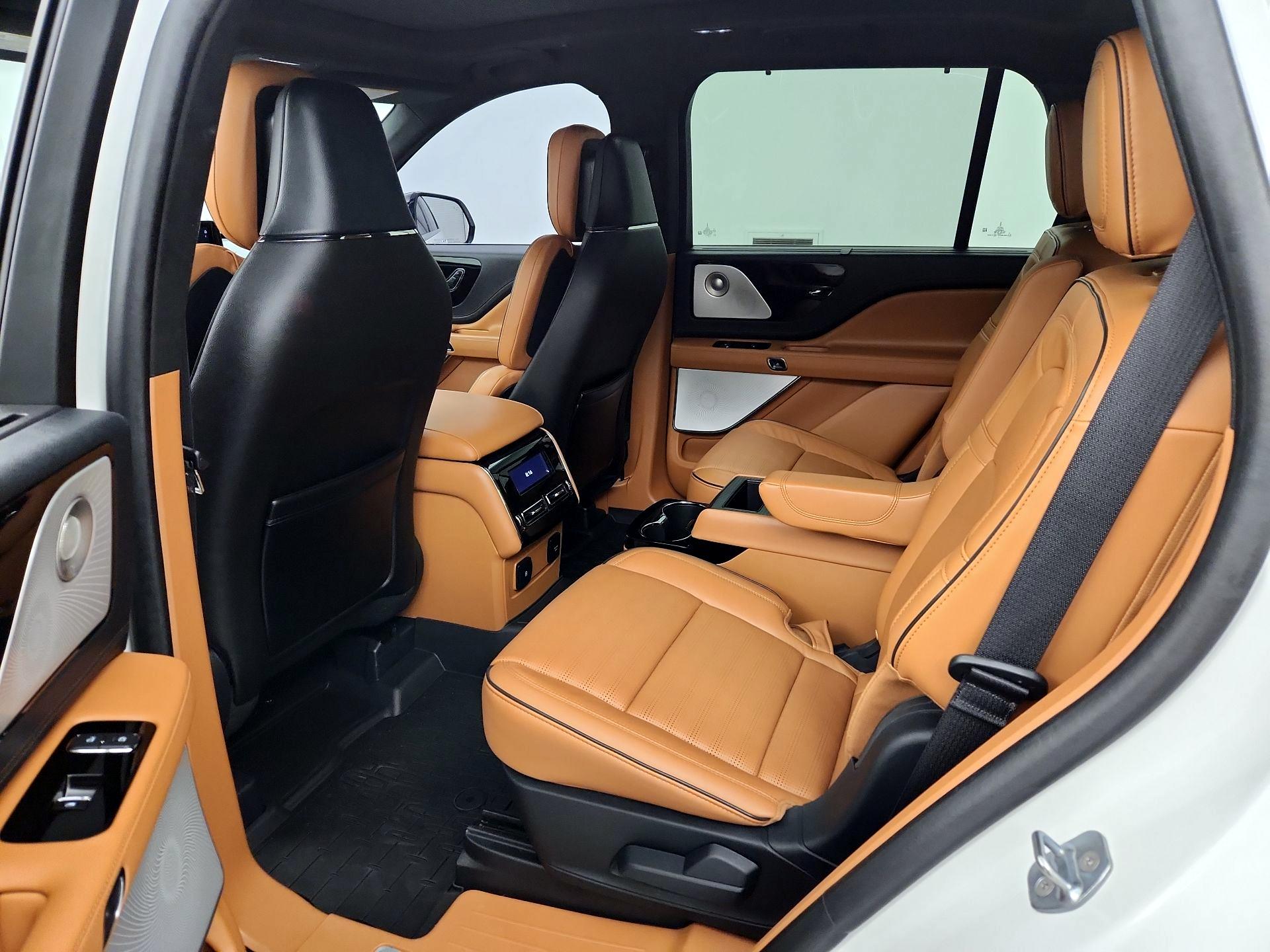 Thumbnail: 2025 Lincoln Aviator - 19