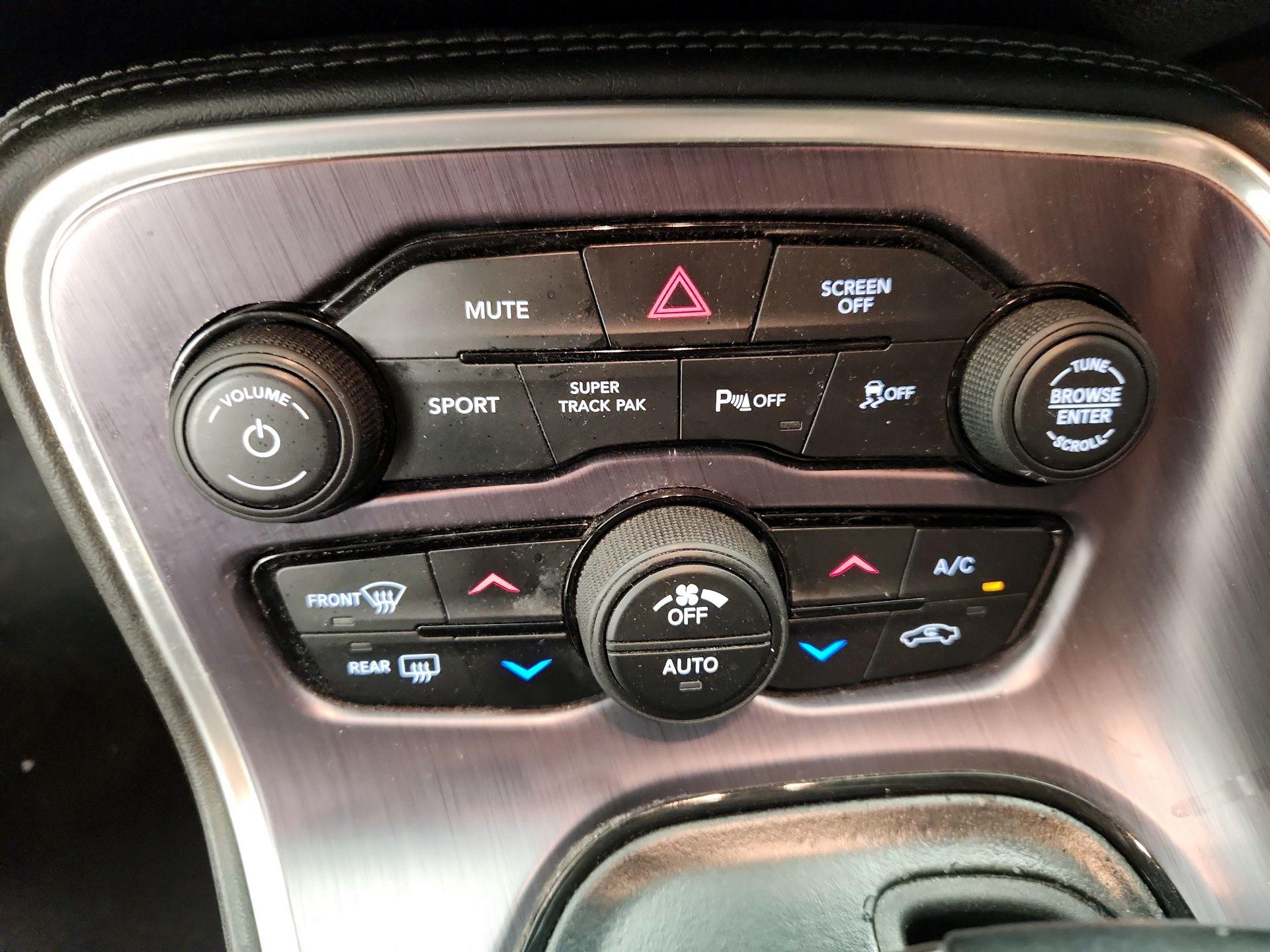 Thumbnail: 2018 Dodge Challenger - 17