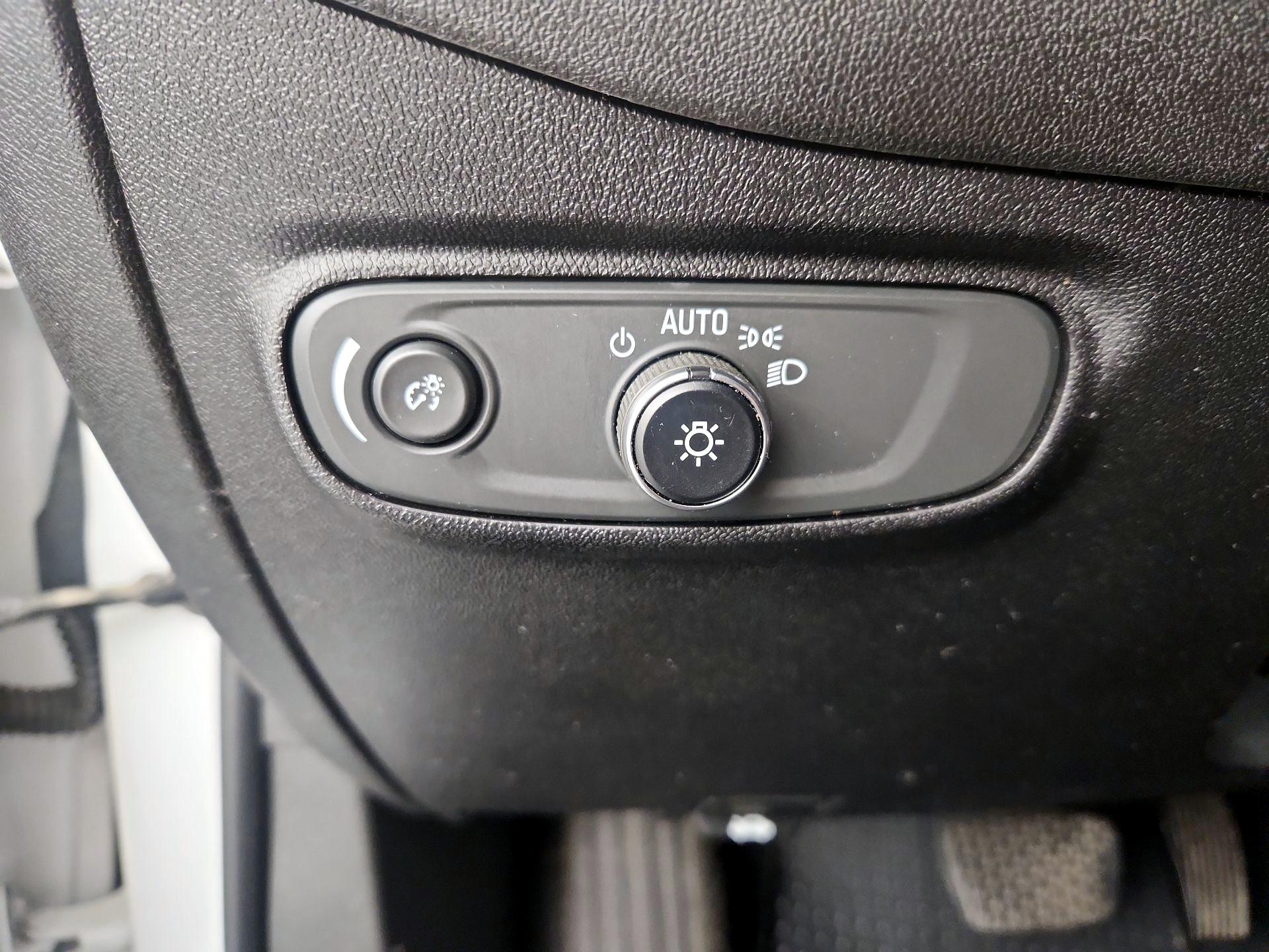 Thumbnail: 2019 Chevrolet Equinox - 13