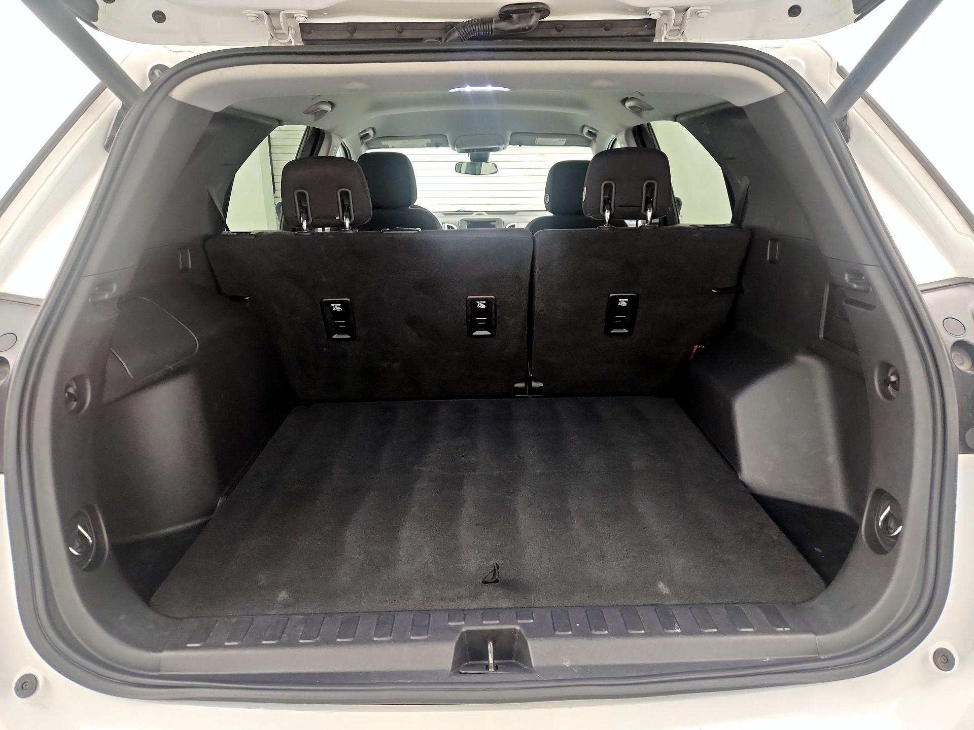 Thumbnail: 2019 Chevrolet Equinox - 20