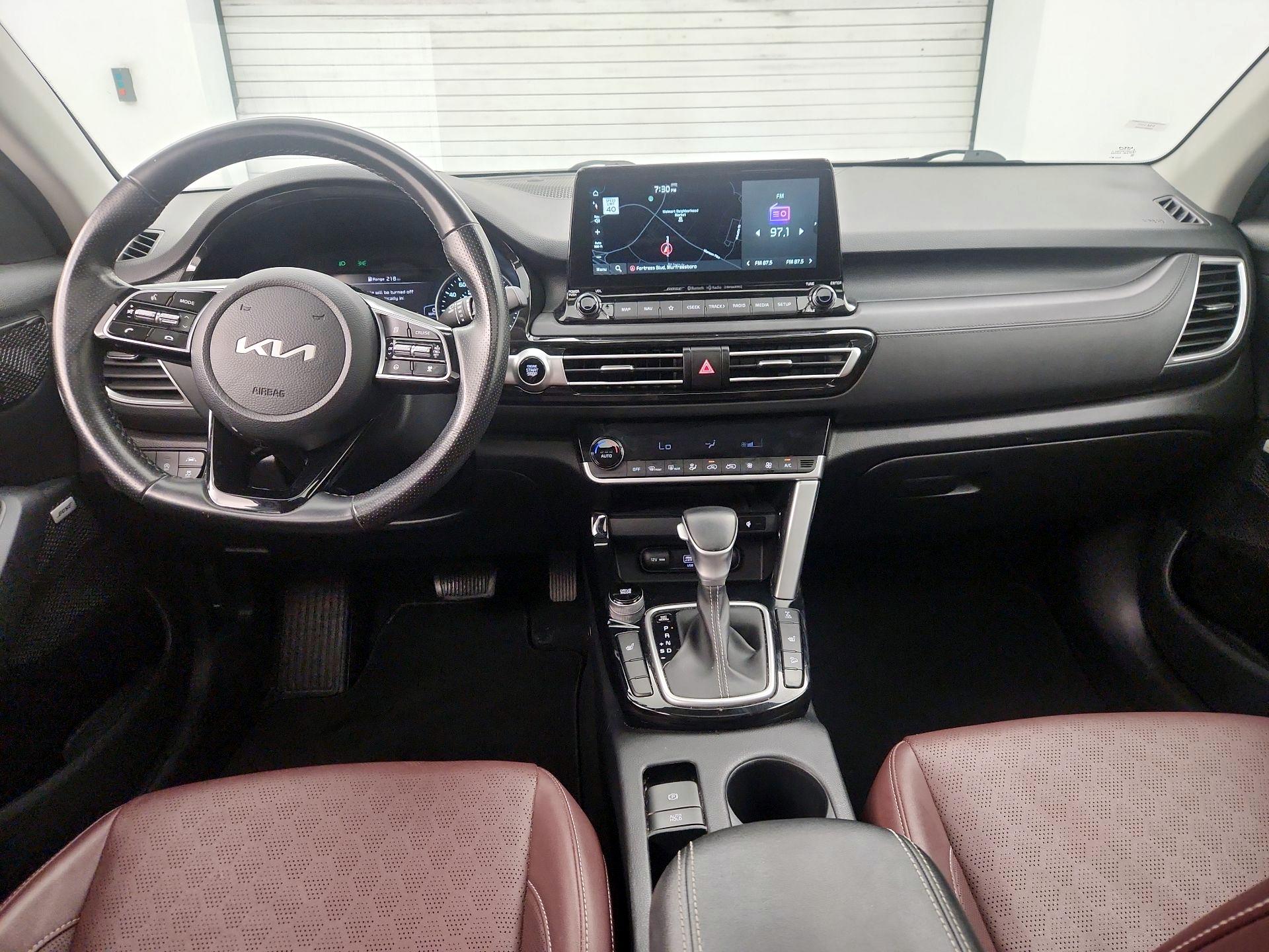 Thumbnail: 2023 Kia Seltos - 9