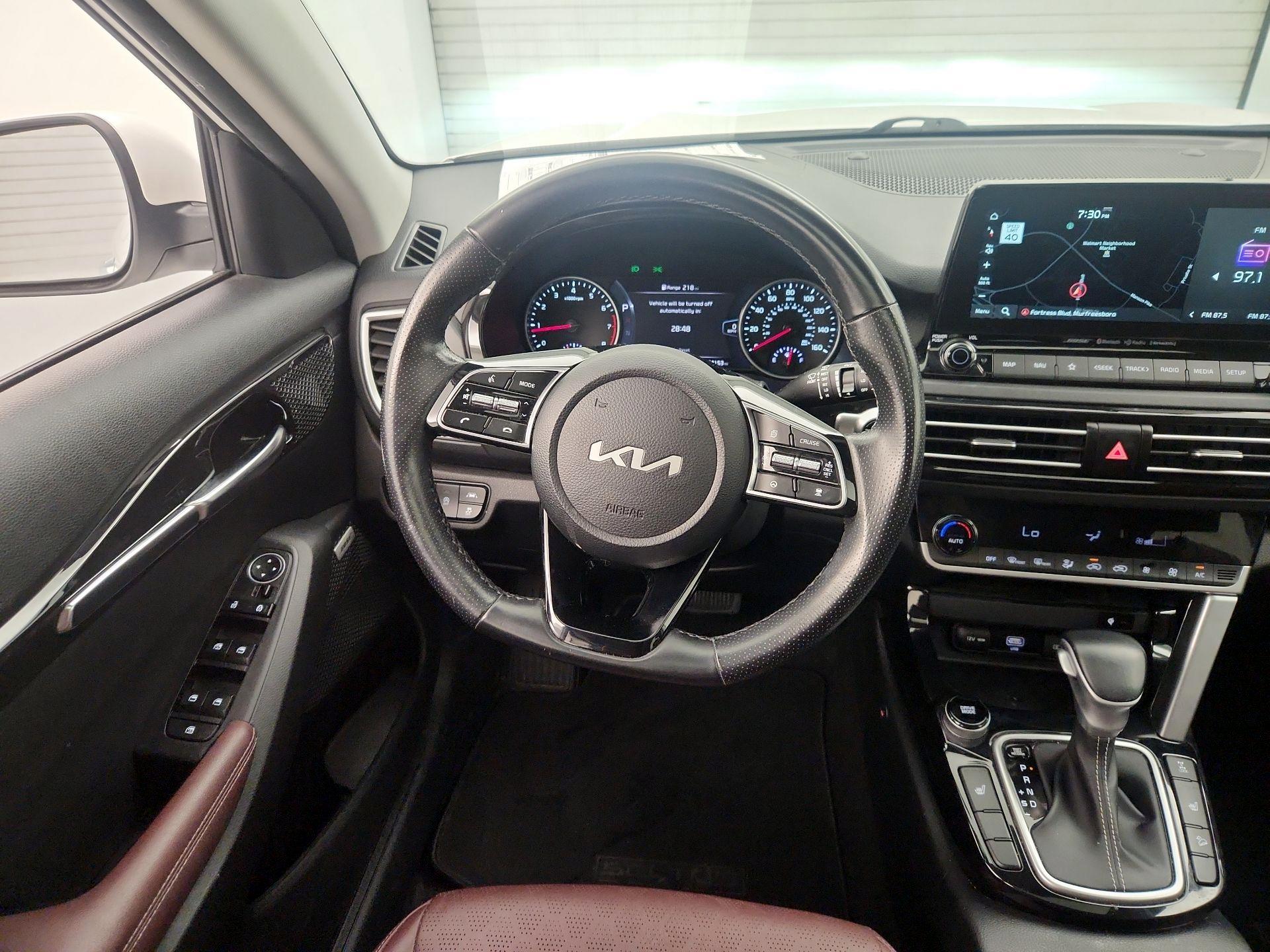 Thumbnail: 2023 Kia Seltos - 10