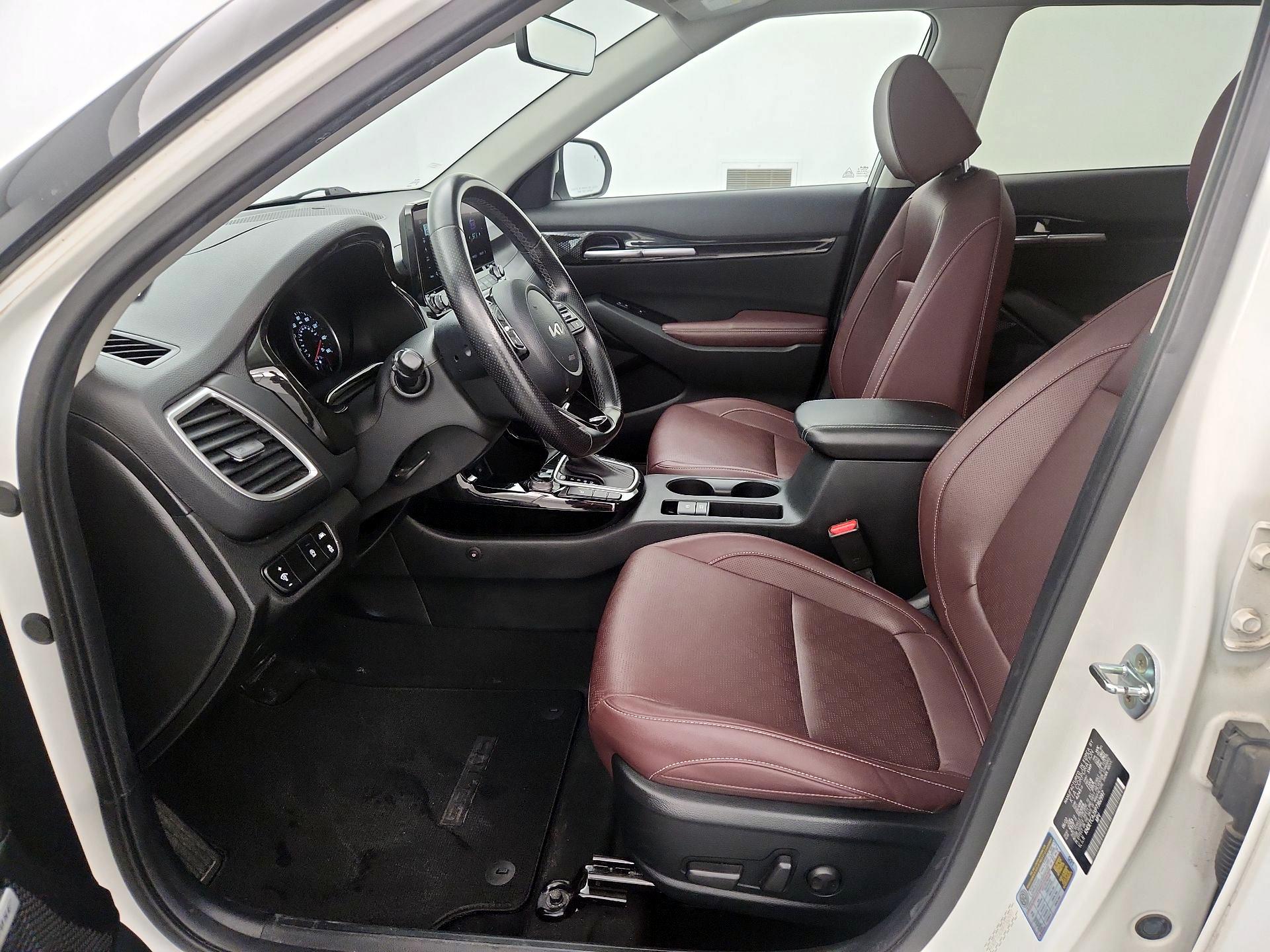 Thumbnail: 2023 Kia Seltos - 11