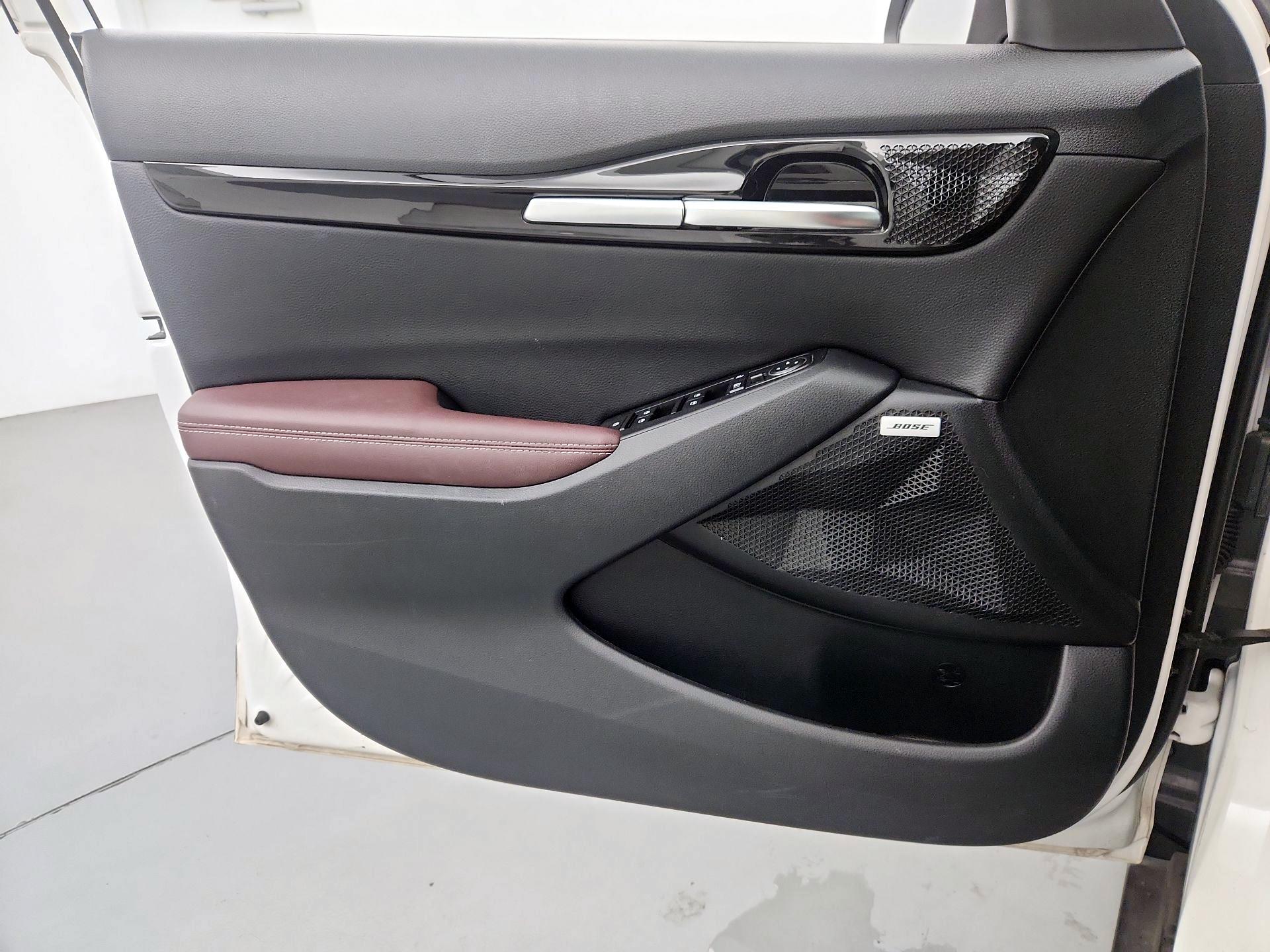 Thumbnail: 2023 Kia Seltos - 12