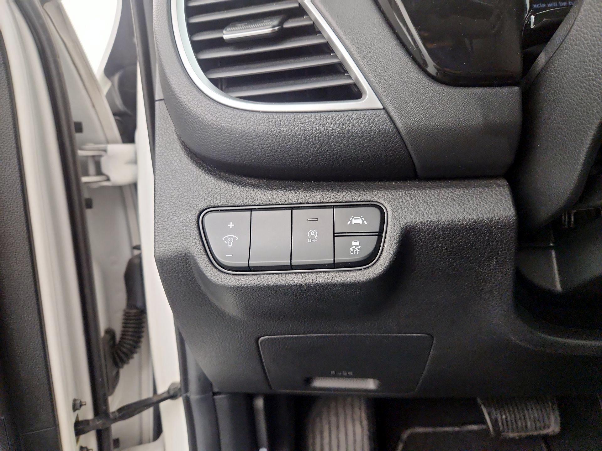 Thumbnail: 2023 Kia Seltos - 13