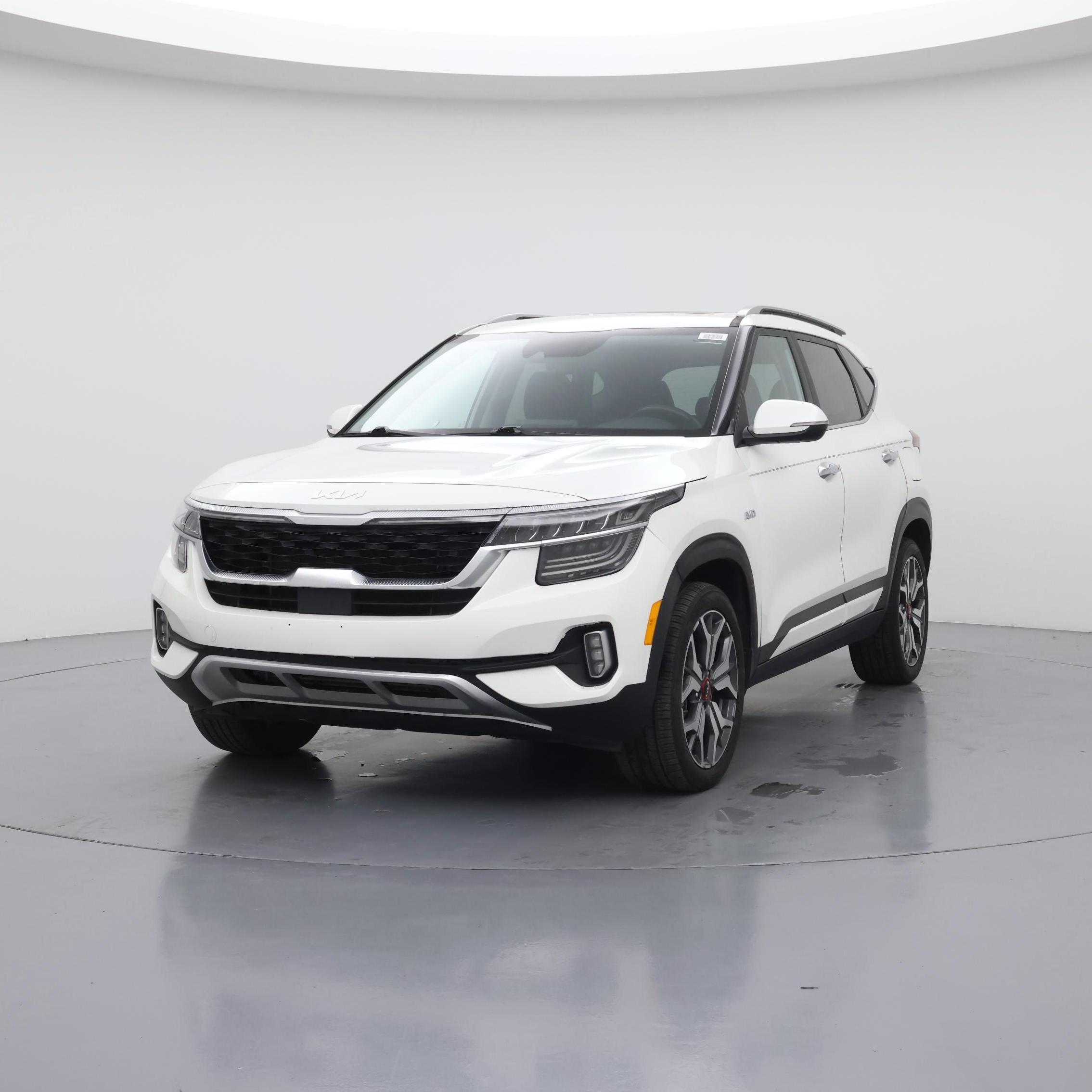 Thumbnail: 2023 Kia Seltos - 4