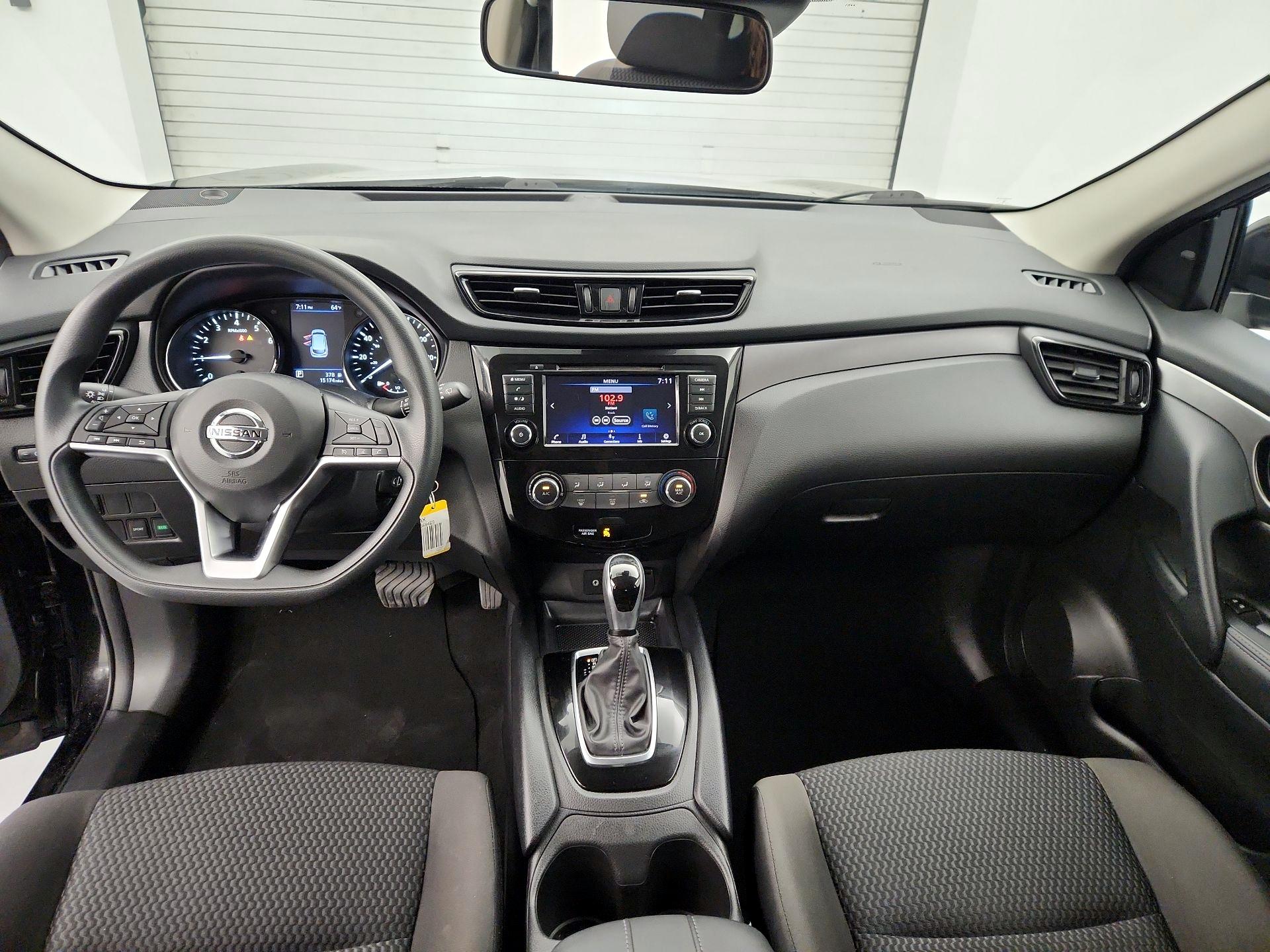Thumbnail: 2021 Nissan Rogue Sport - 9