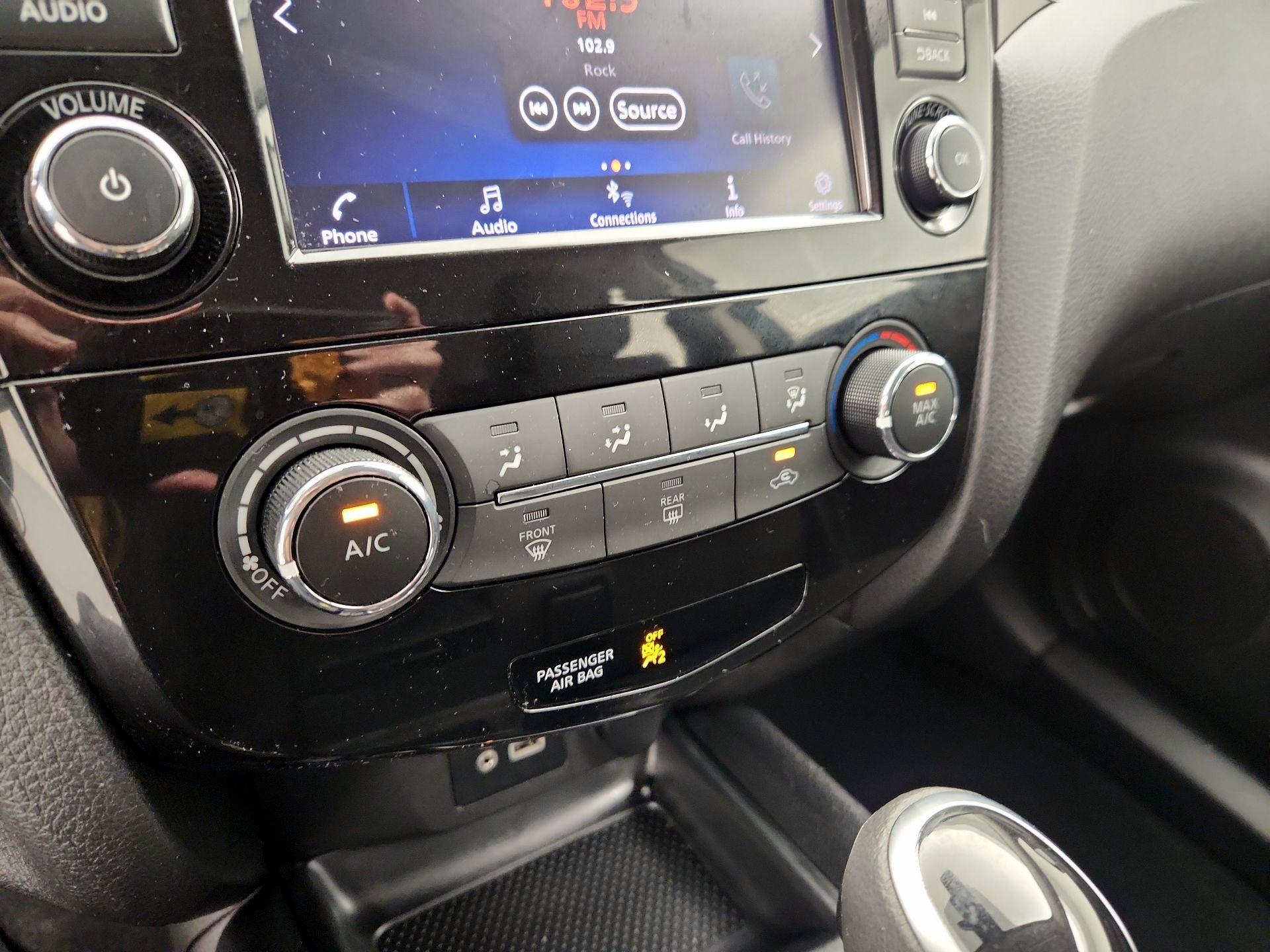 Thumbnail: 2021 Nissan Rogue Sport - 16