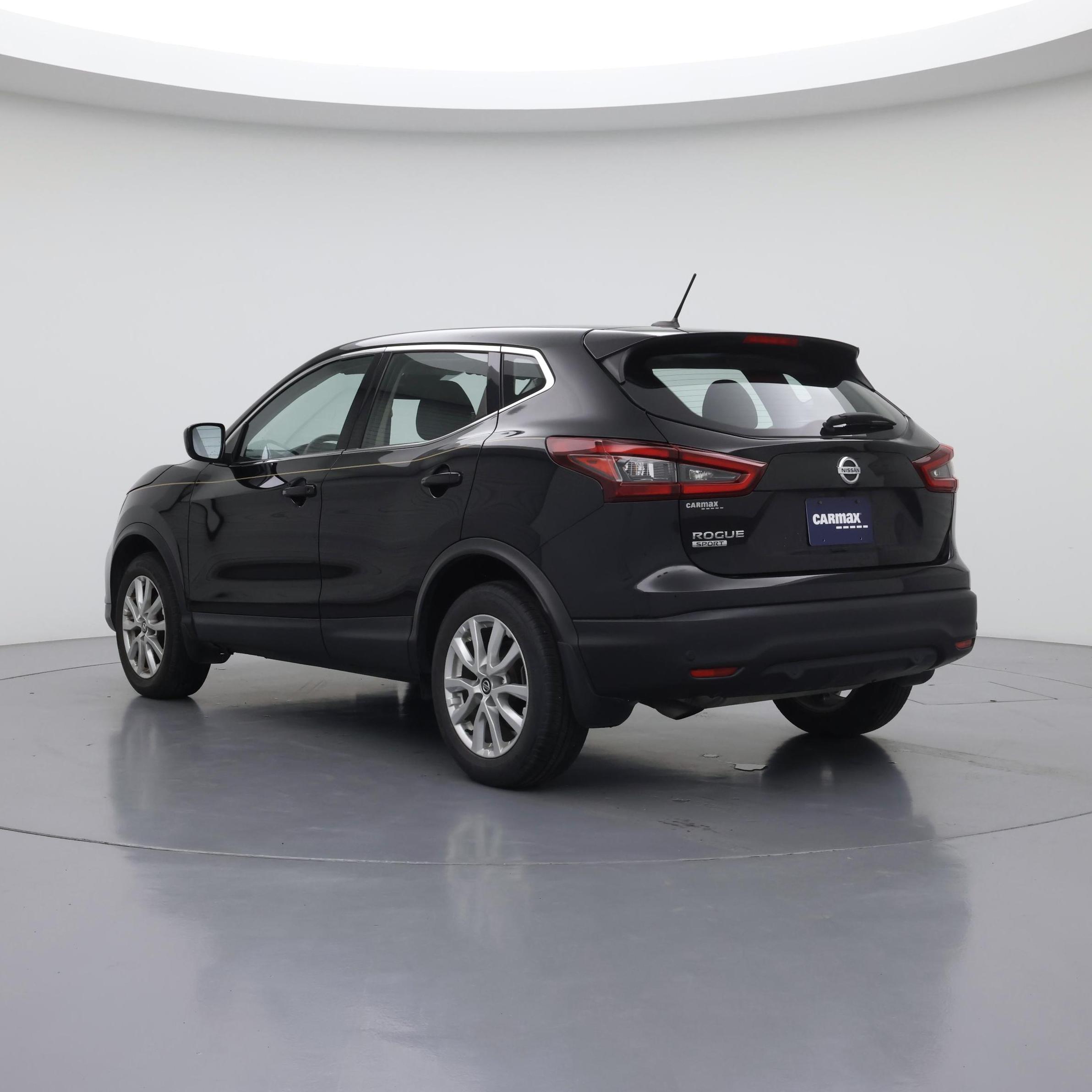 Thumbnail: 2021 Nissan Rogue Sport - 2