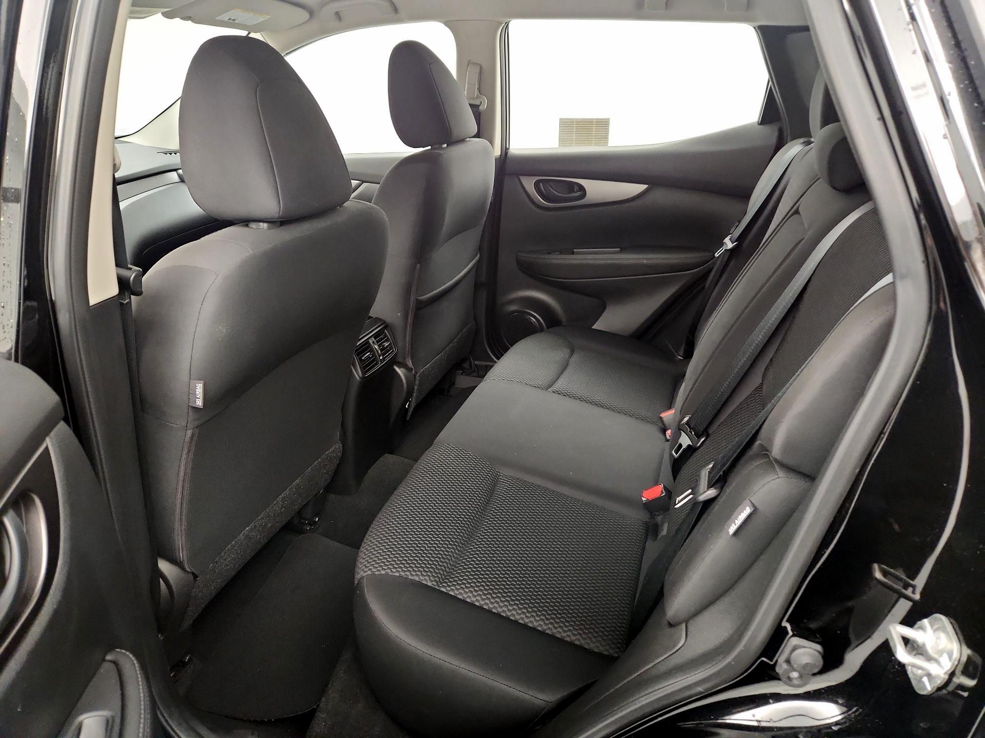 Thumbnail: 2021 Nissan Rogue Sport - 19