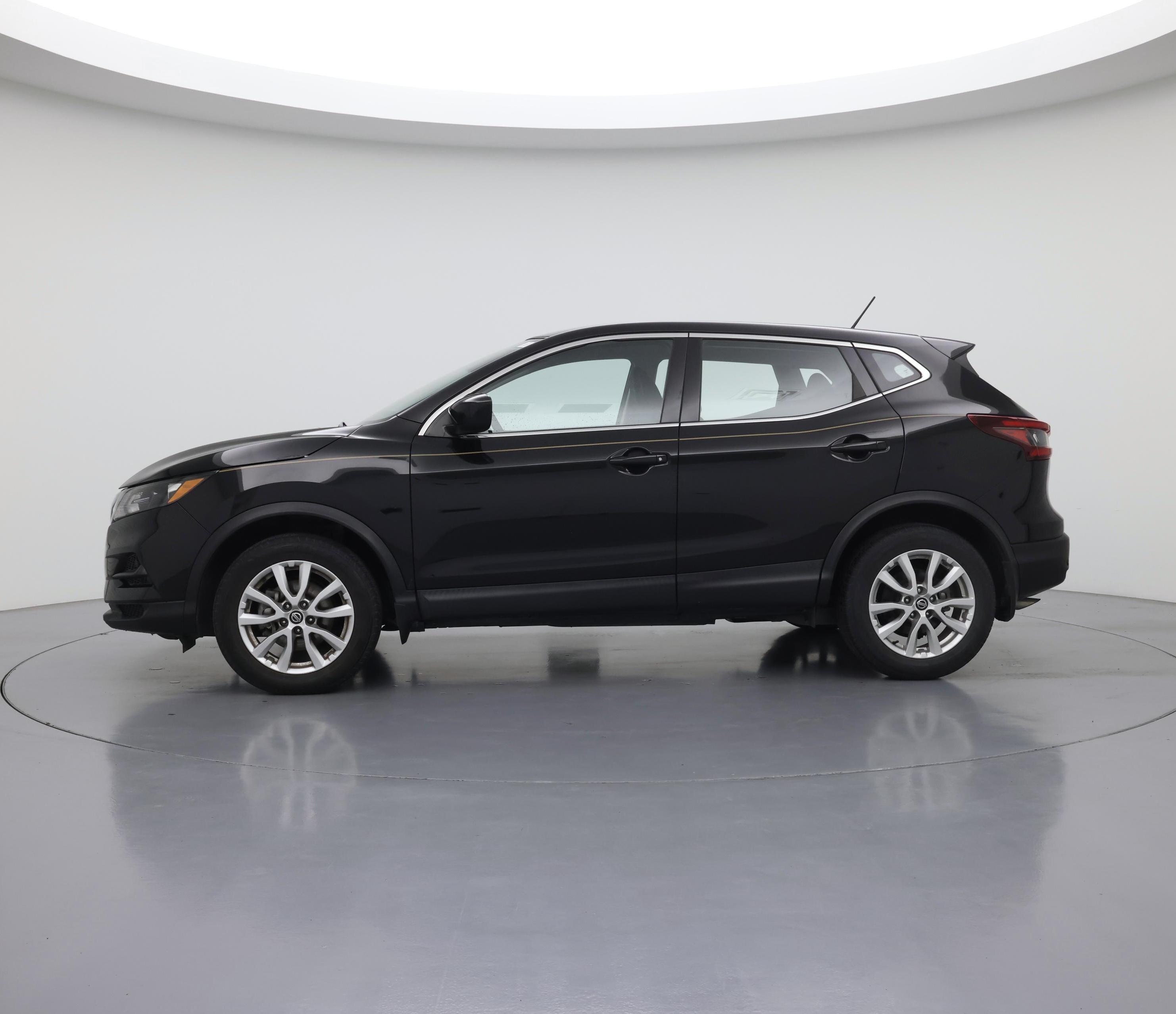 Thumbnail: 2021 Nissan Rogue Sport - 3