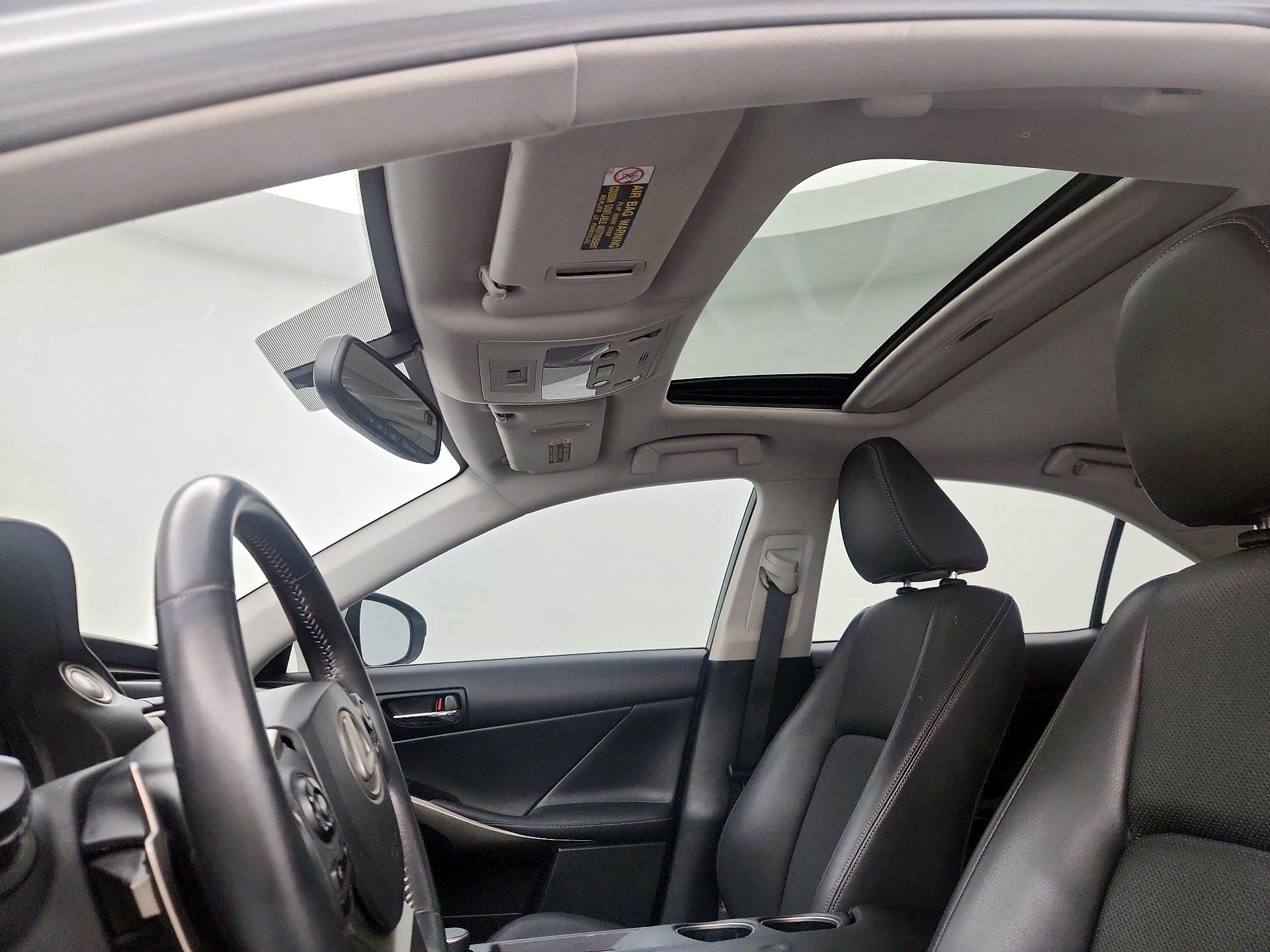 Thumbnail: 2014 Lexus IS - 19