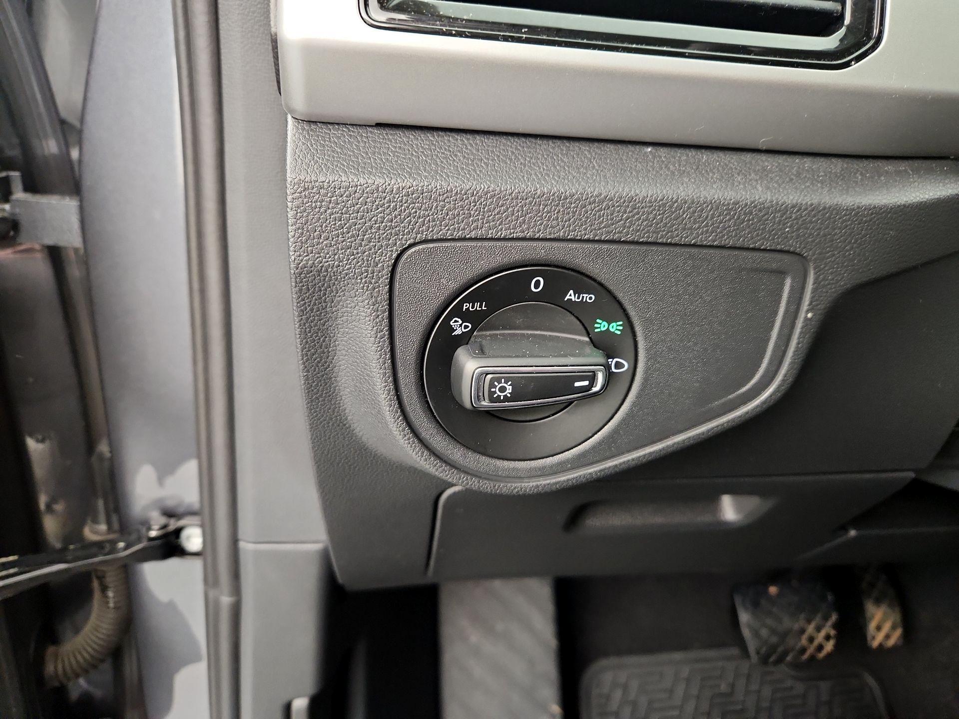 Thumbnail: 2023 Volkswagen Atlas - 13