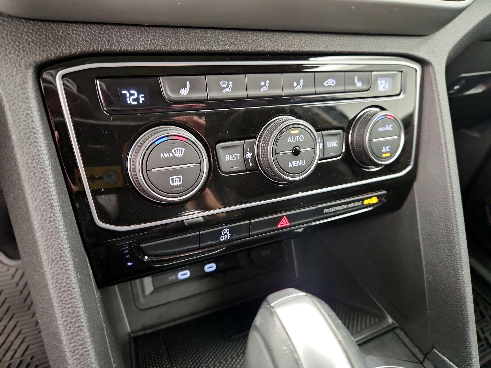 Thumbnail: 2023 Volkswagen Atlas - 16