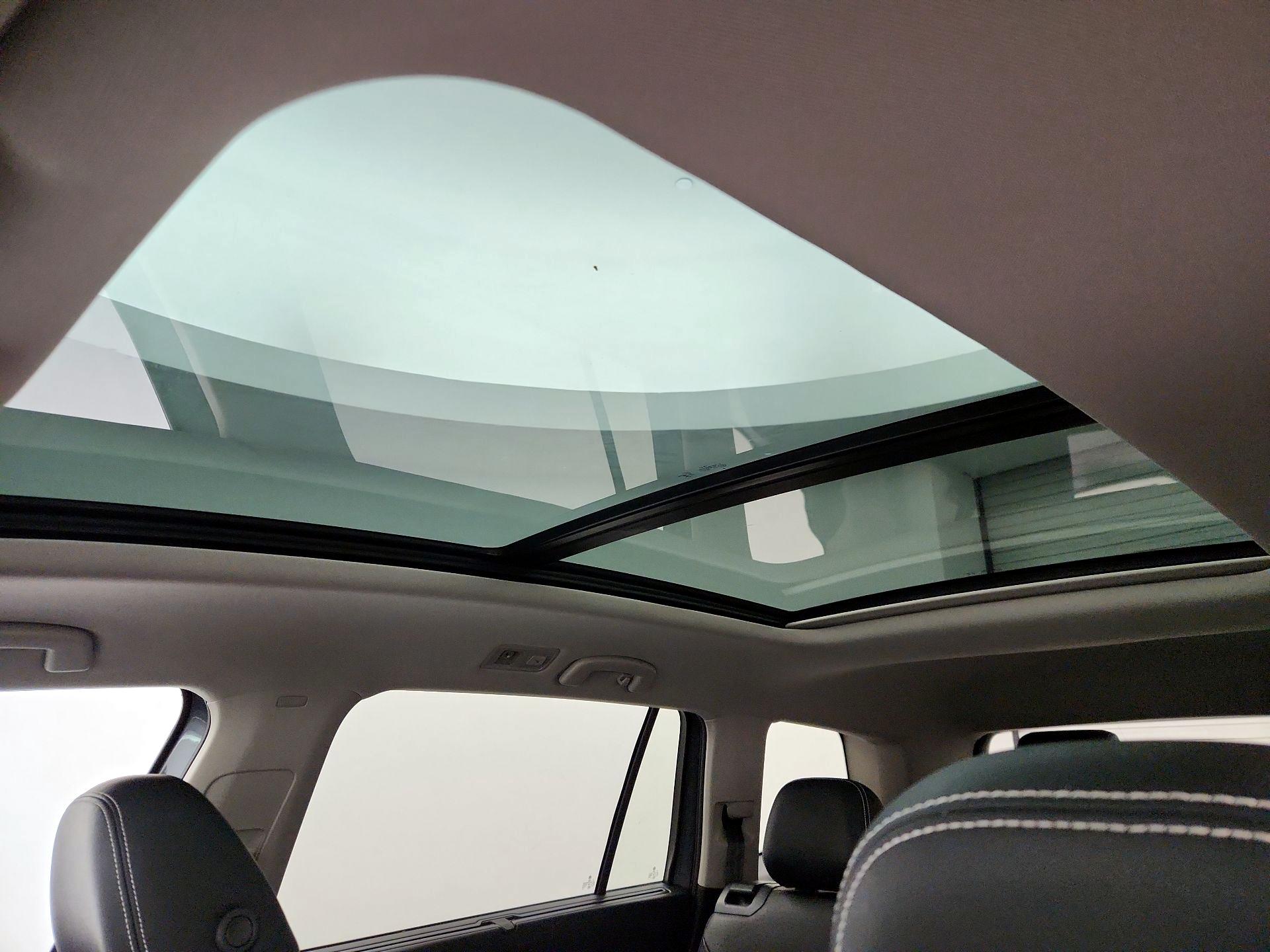 Thumbnail: 2023 Volkswagen Atlas - 19