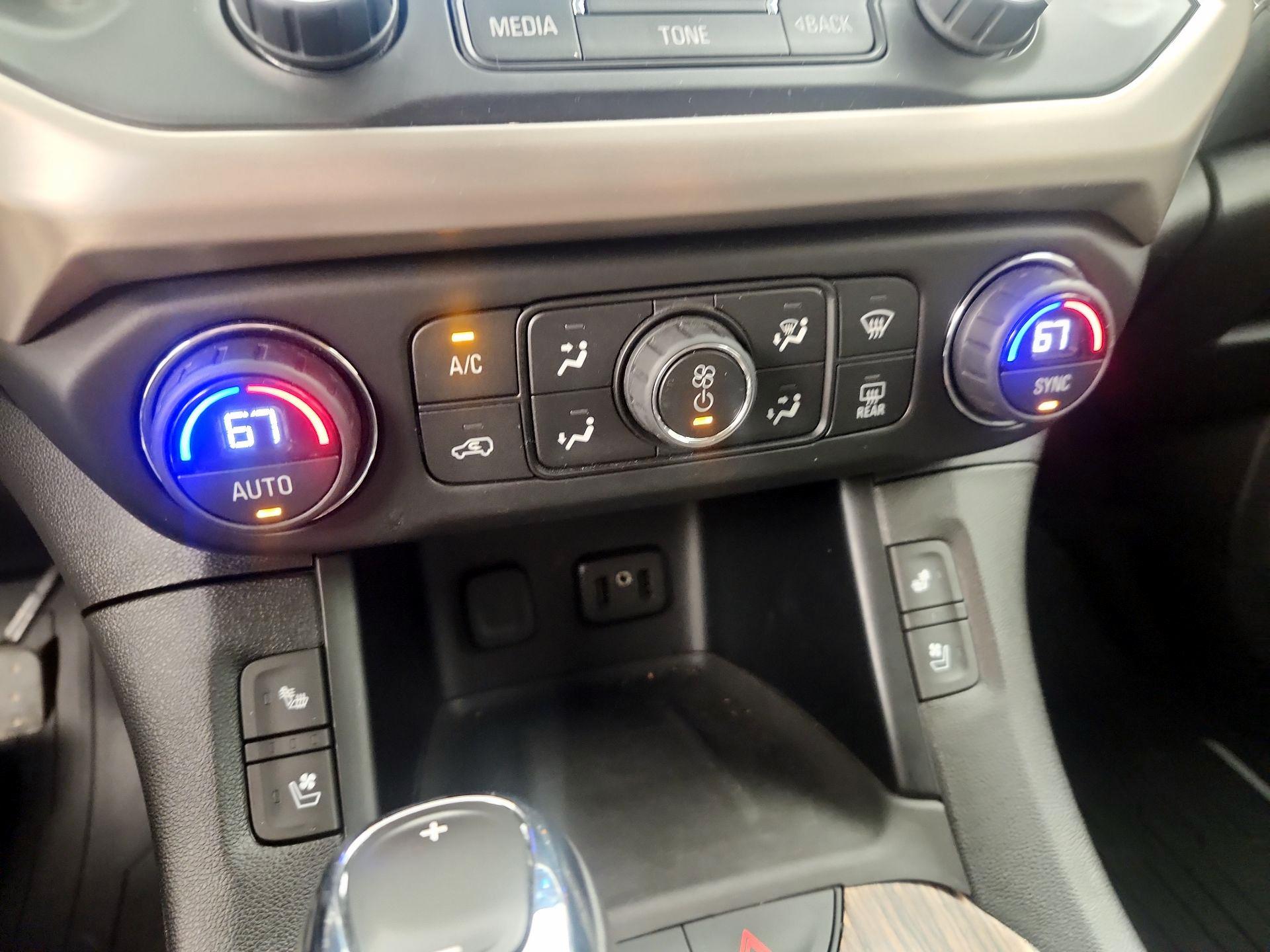 Thumbnail: 2019 GMC Acadia - 17