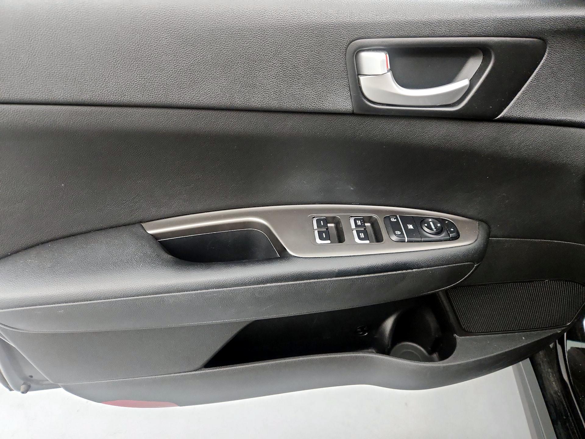 Thumbnail: 2019 Kia Optima - 12