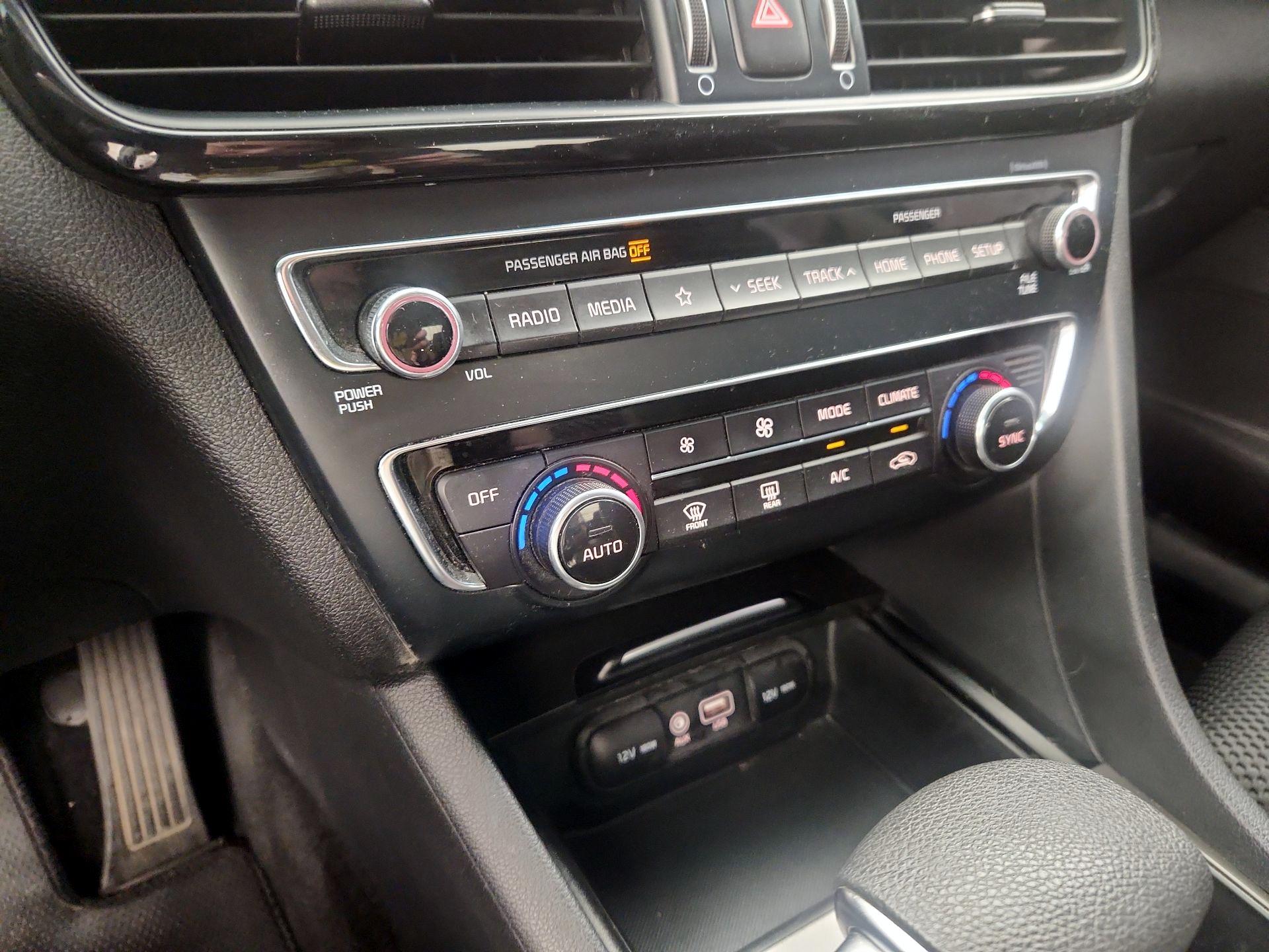 Thumbnail: 2019 Kia Optima - 16