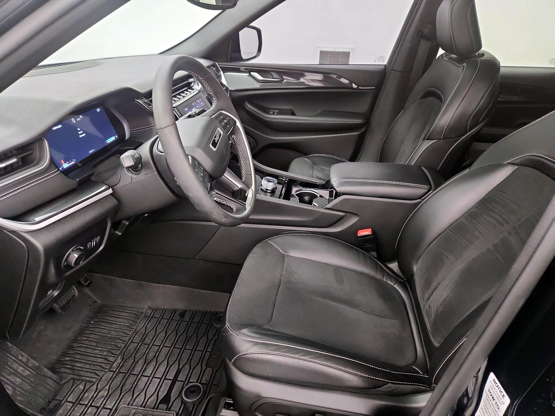 Thumbnail: 2023 Jeep Grand Cherokee - 11