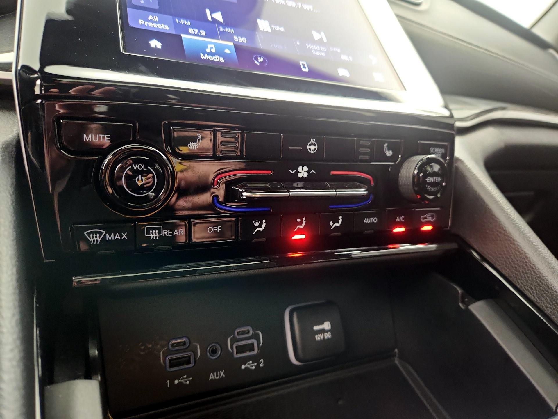 Thumbnail: 2023 Jeep Grand Cherokee - 16