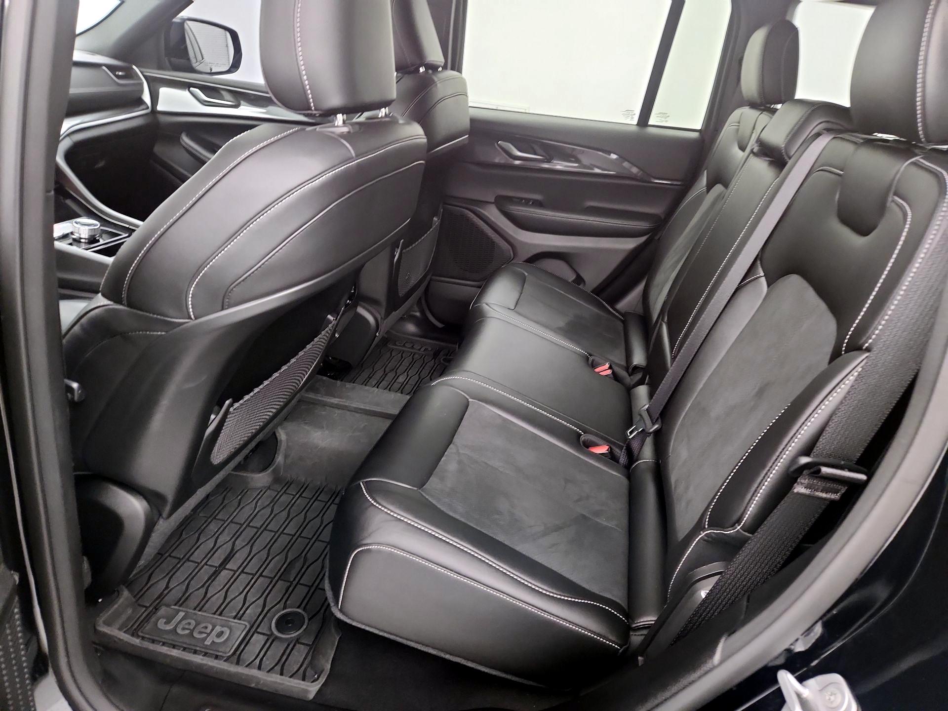 Thumbnail: 2023 Jeep Grand Cherokee - 19