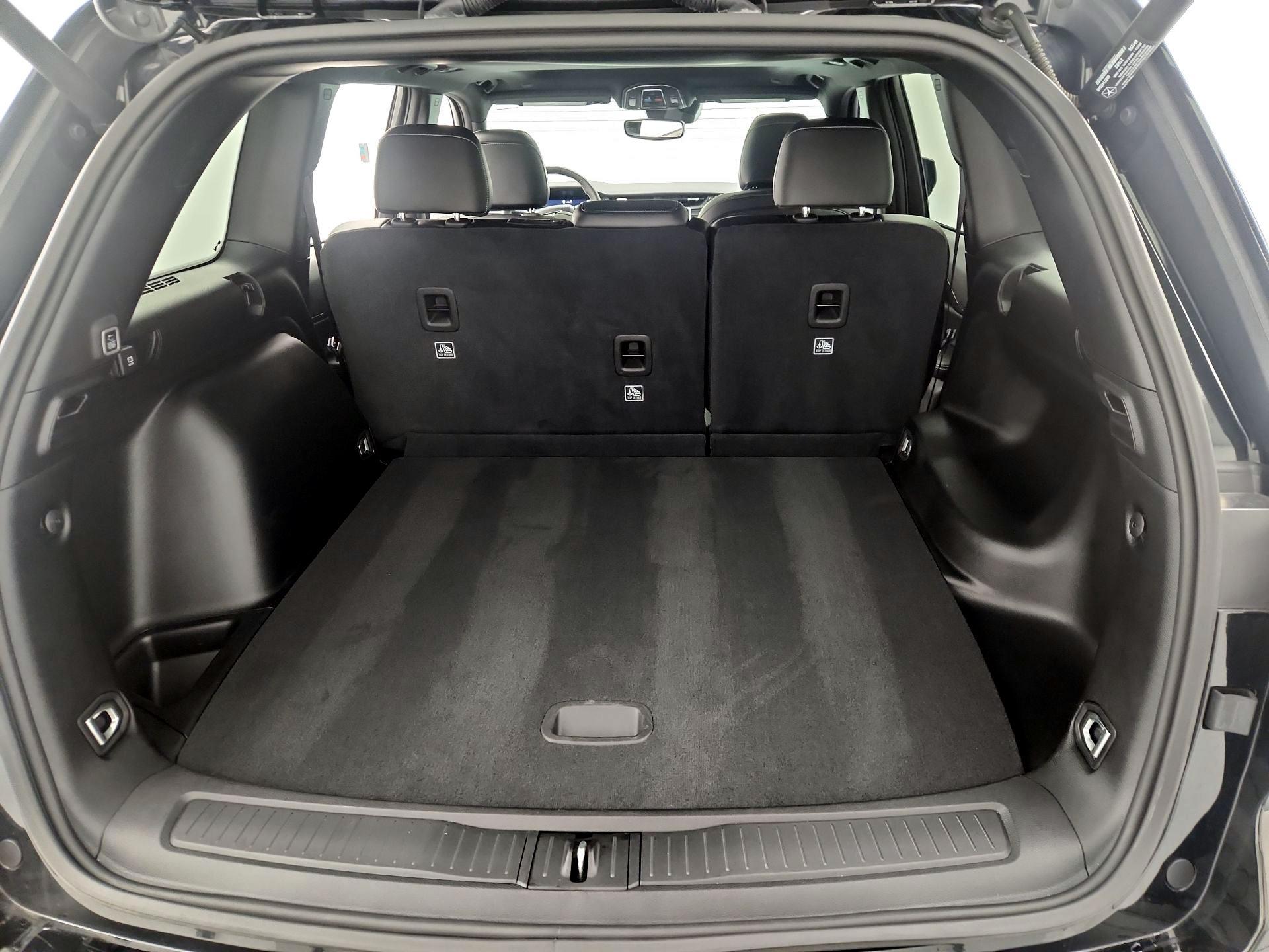 Thumbnail: 2023 Jeep Grand Cherokee - 20