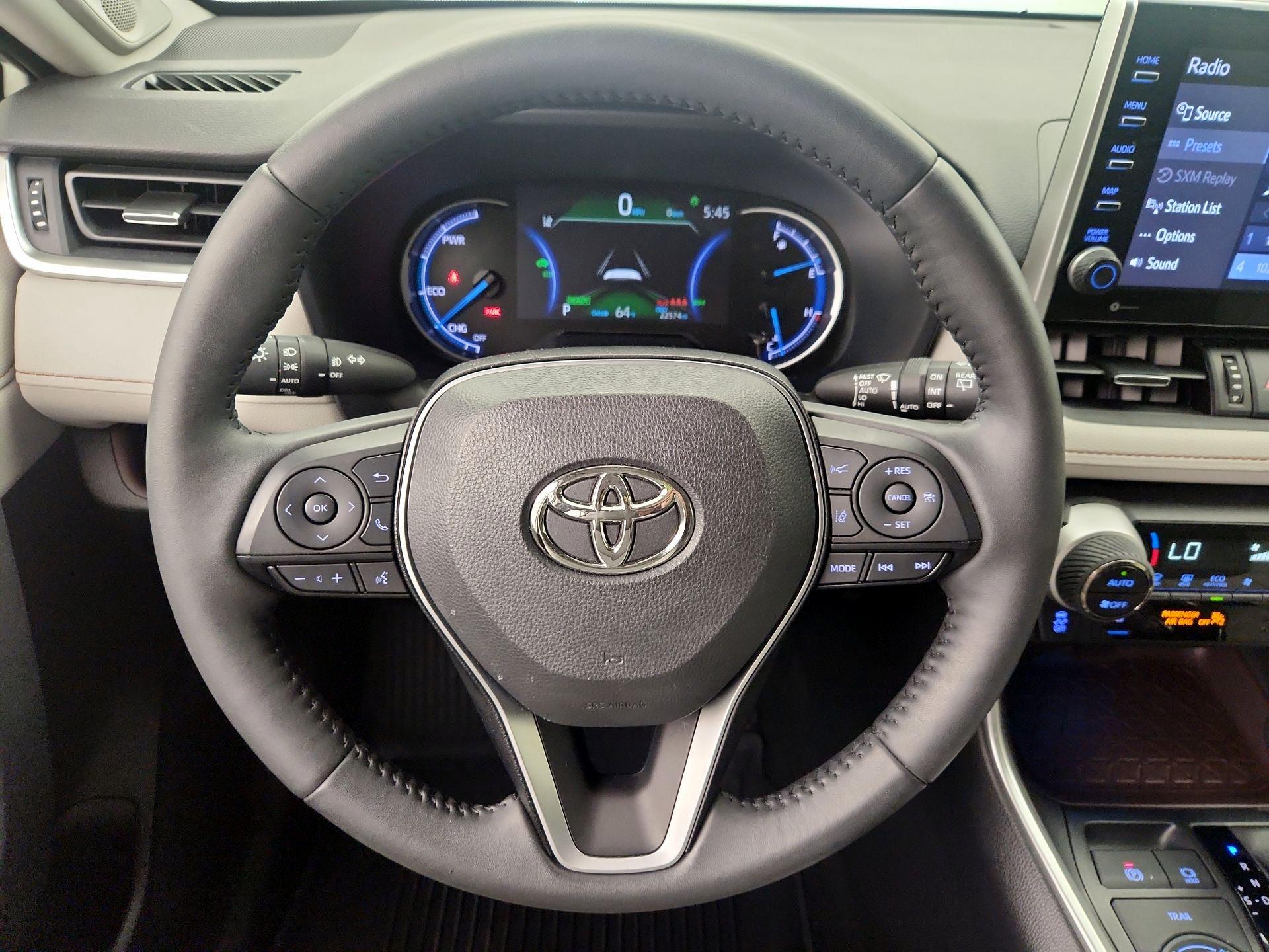 Thumbnail: 2022 Toyota RAV4 - 10