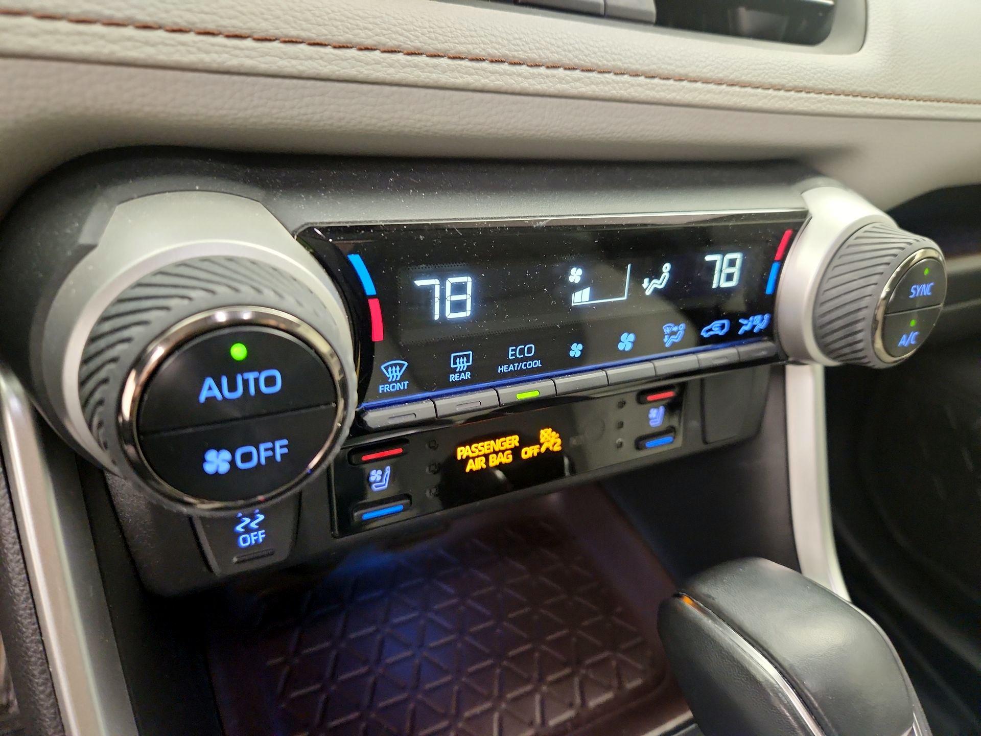 Thumbnail: 2022 Toyota RAV4 - 16