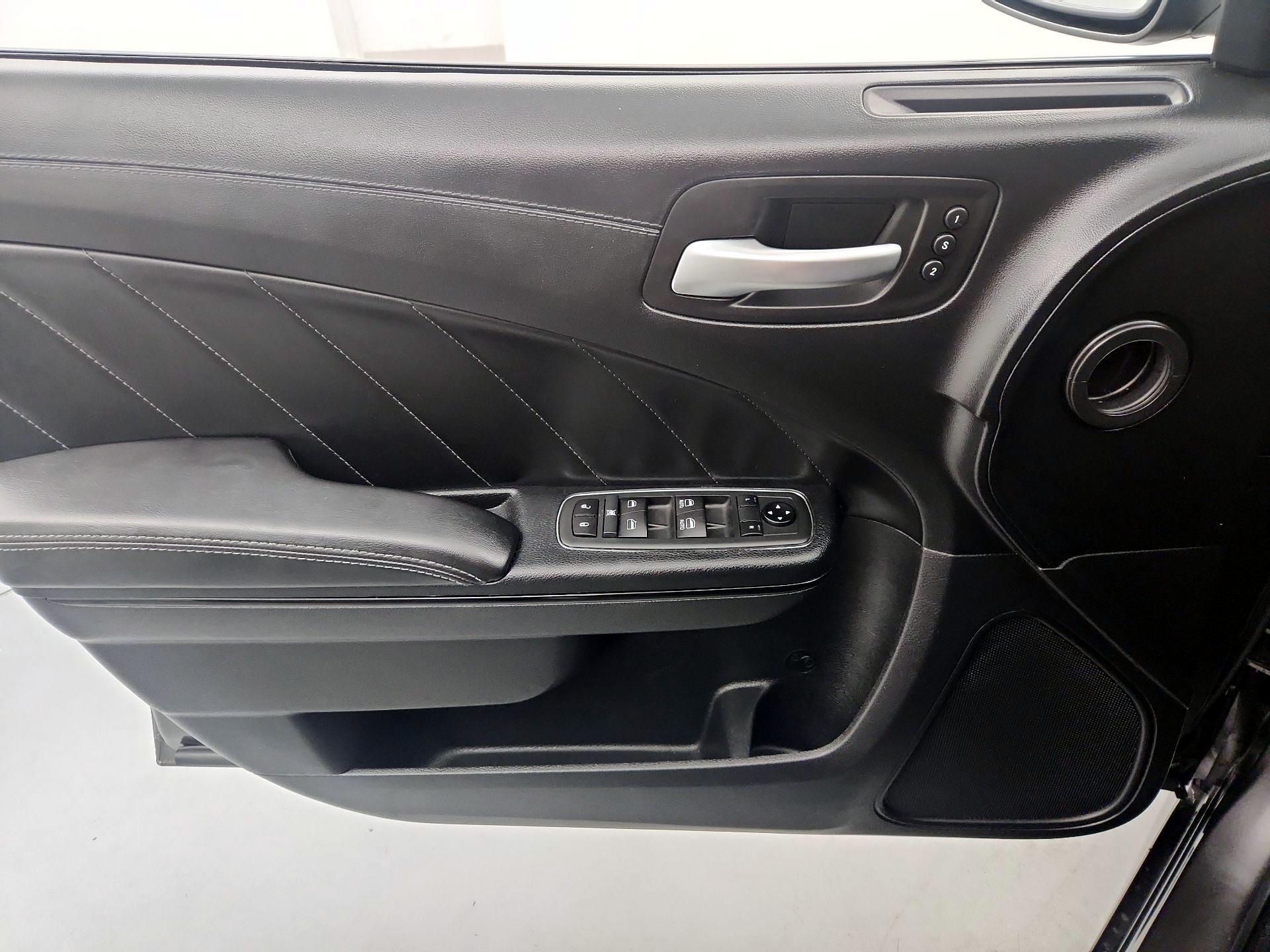 Thumbnail: 2020 Dodge Charger - 12