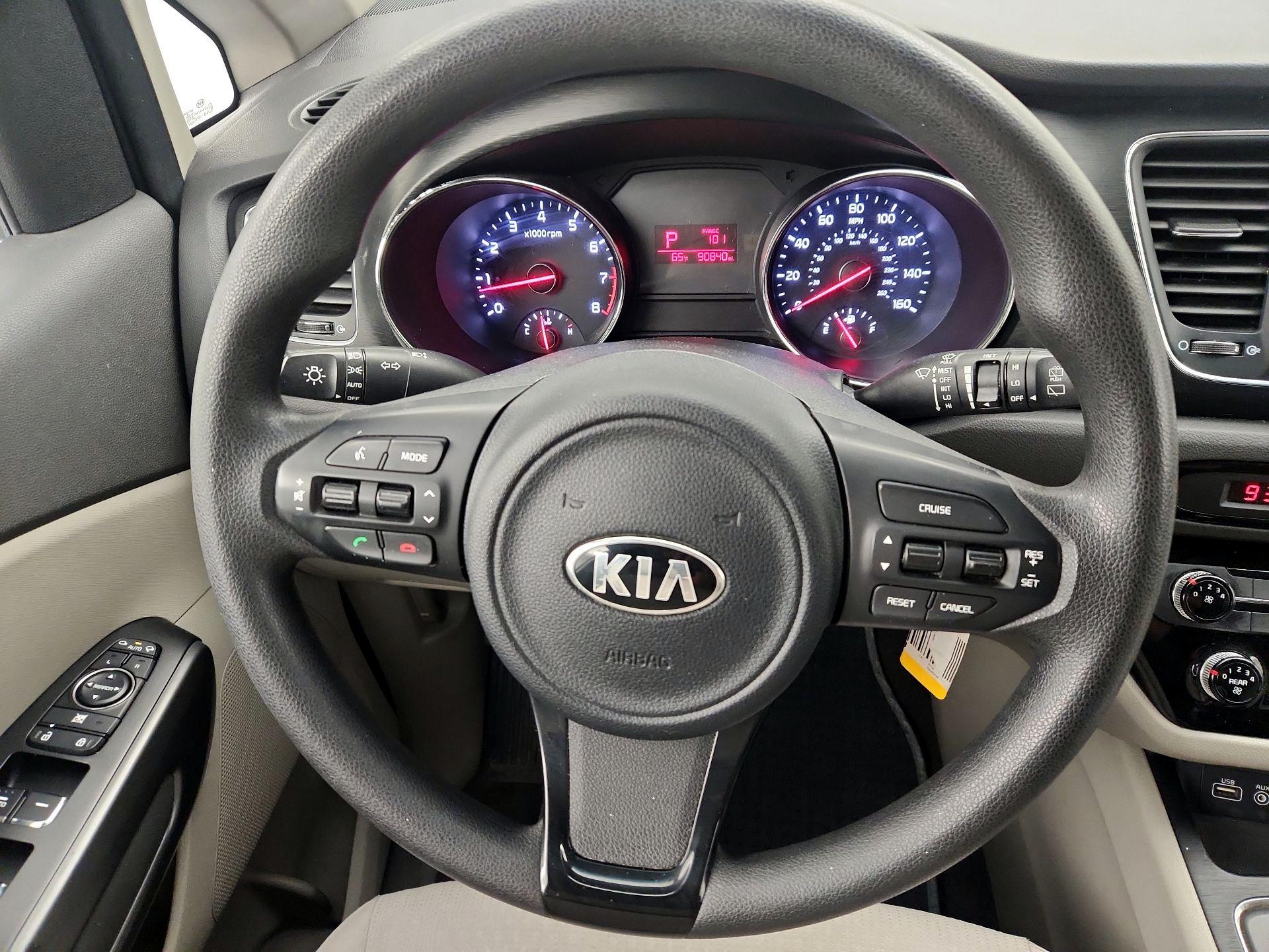 Thumbnail: 2016 Kia Sedona - 10