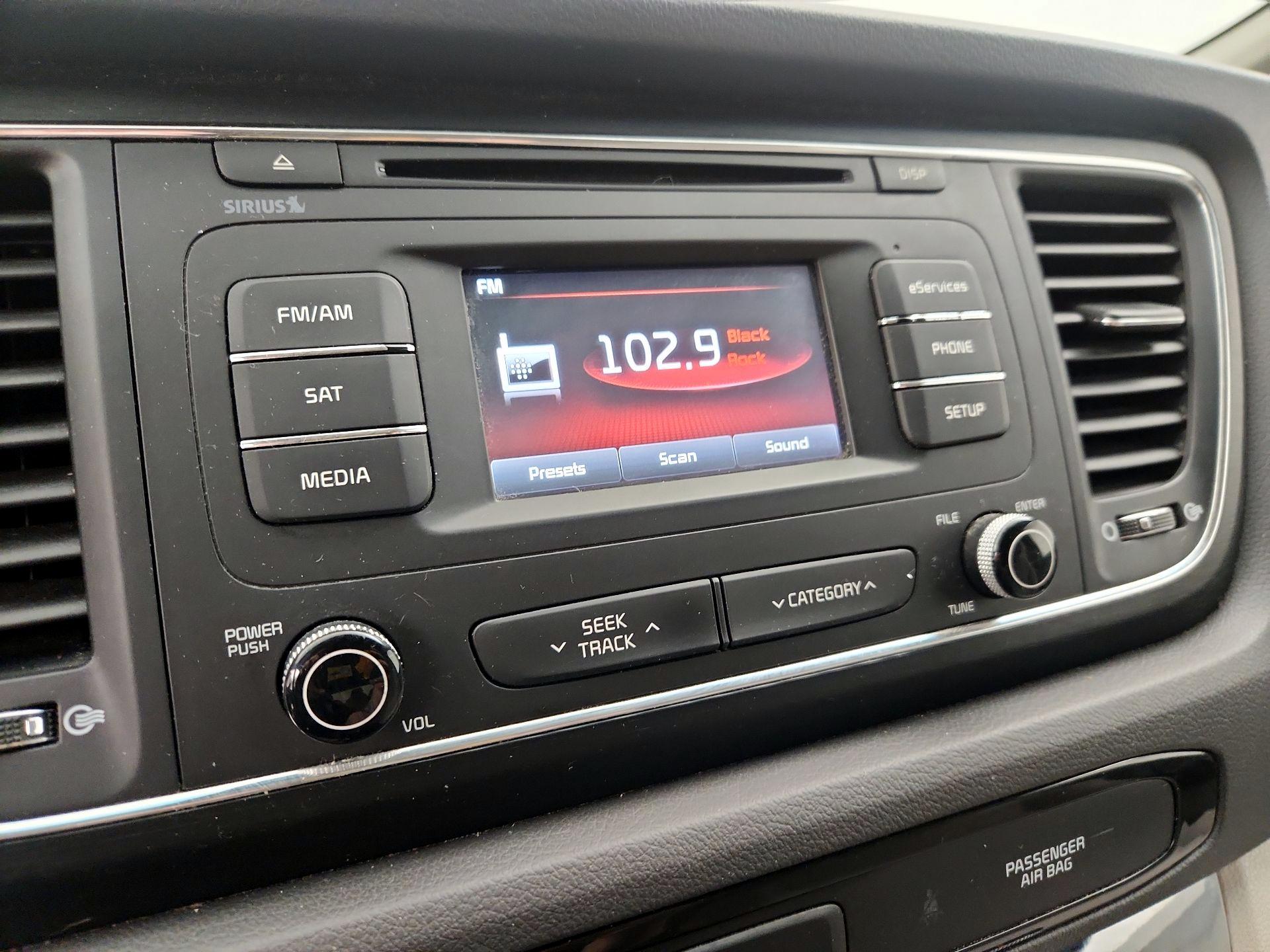 Thumbnail: 2016 Kia Sedona - 15
