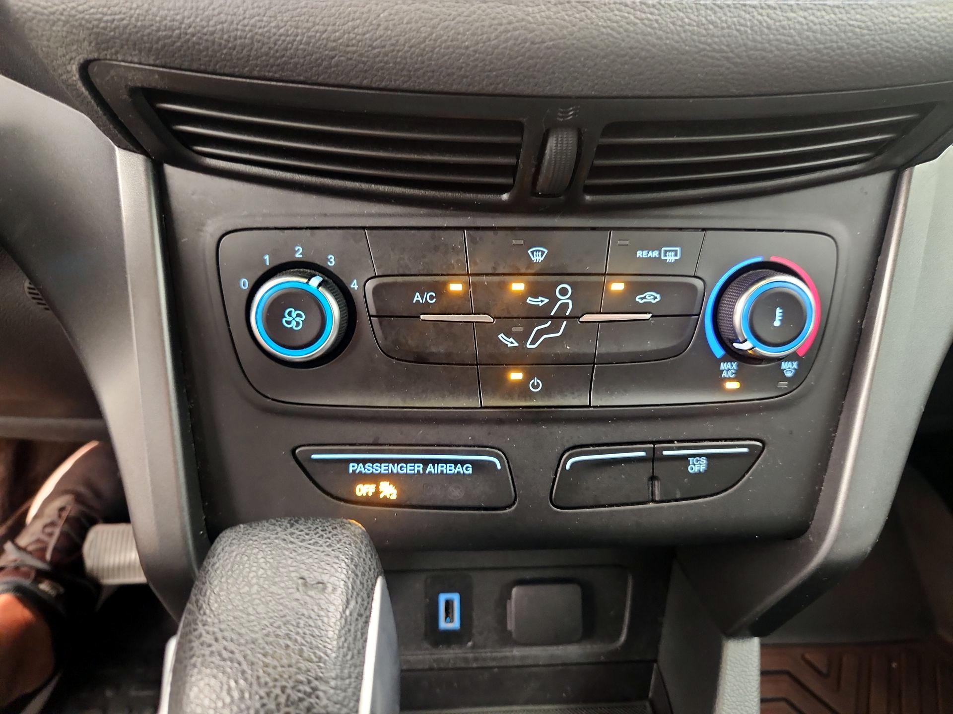 Thumbnail: 2017 Ford Escape - 16