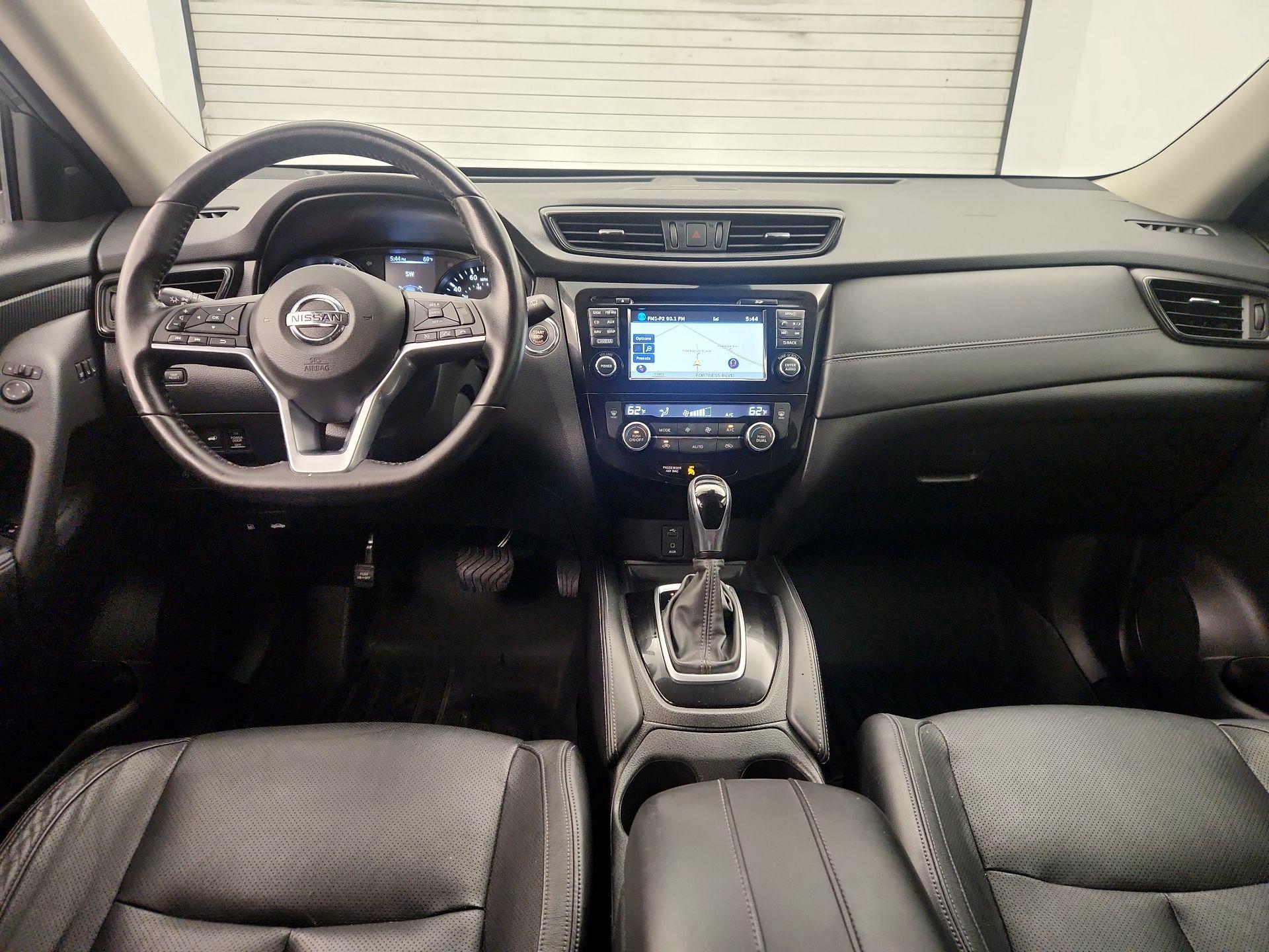 Thumbnail: 2017 Nissan Rogue - 9