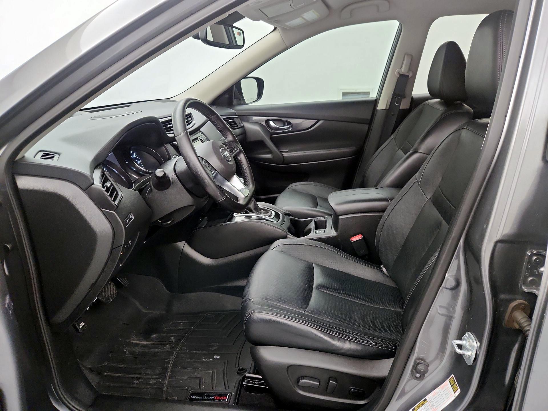 Thumbnail: 2017 Nissan Rogue - 11