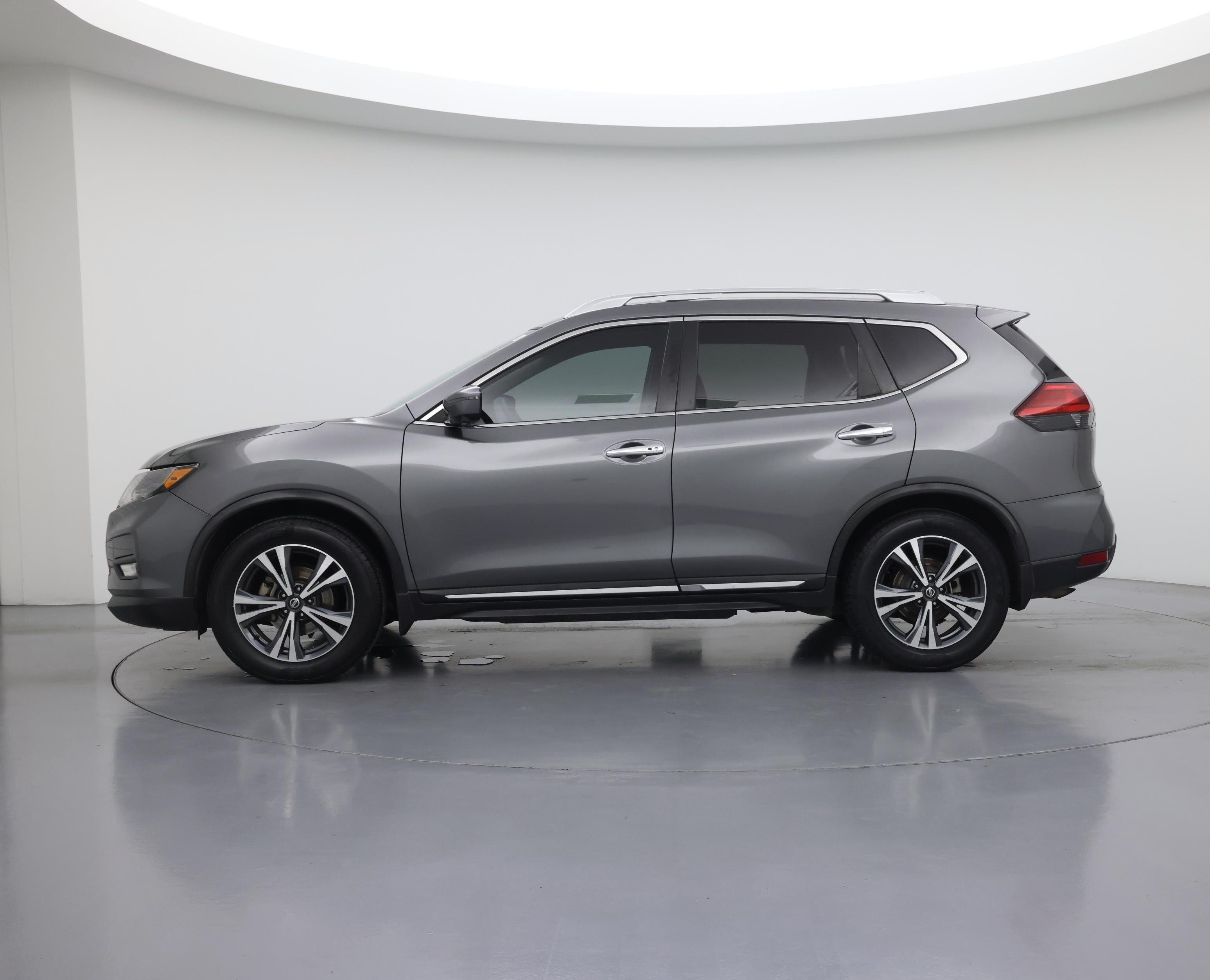 Thumbnail: 2017 Nissan Rogue - 3