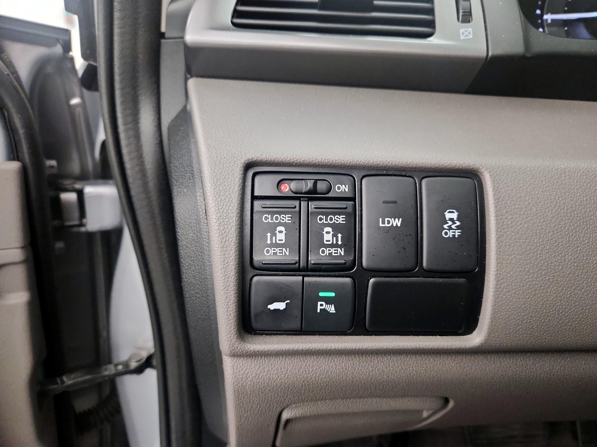 Thumbnail: 2017 Honda Odyssey - 13