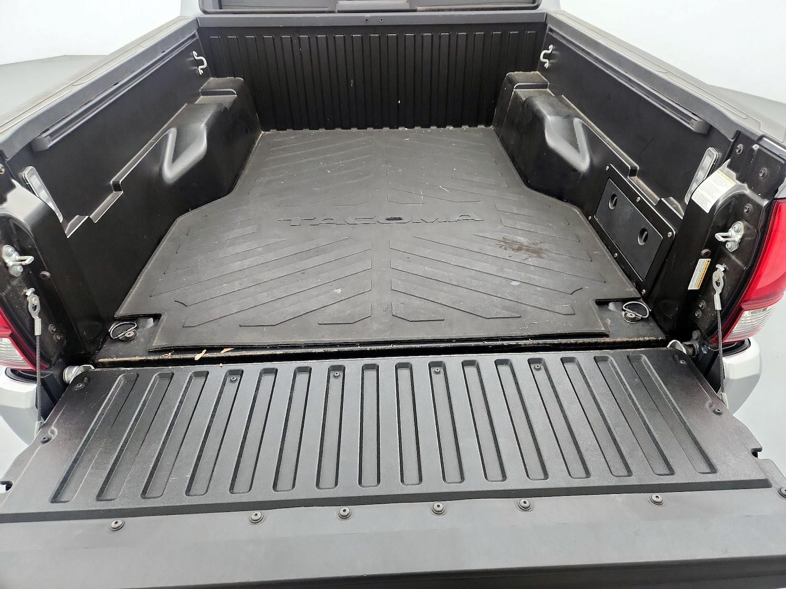 2022 Toyota Tacoma SR - Photo 20