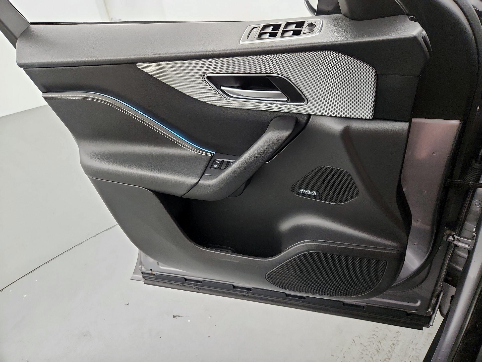 Thumbnail: 2020 Jaguar F-Pace - 12