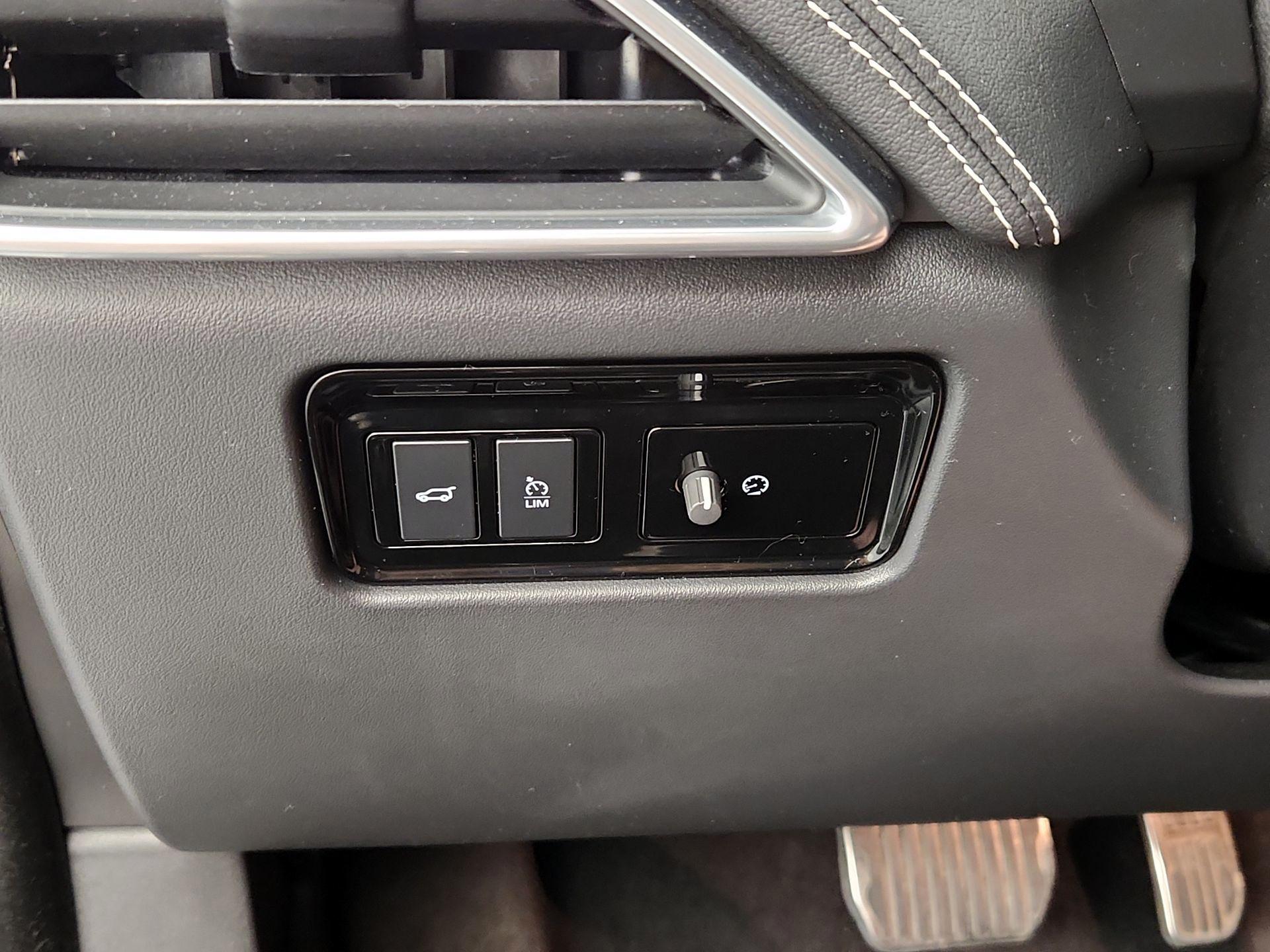 Thumbnail: 2020 Jaguar F-Pace - 13