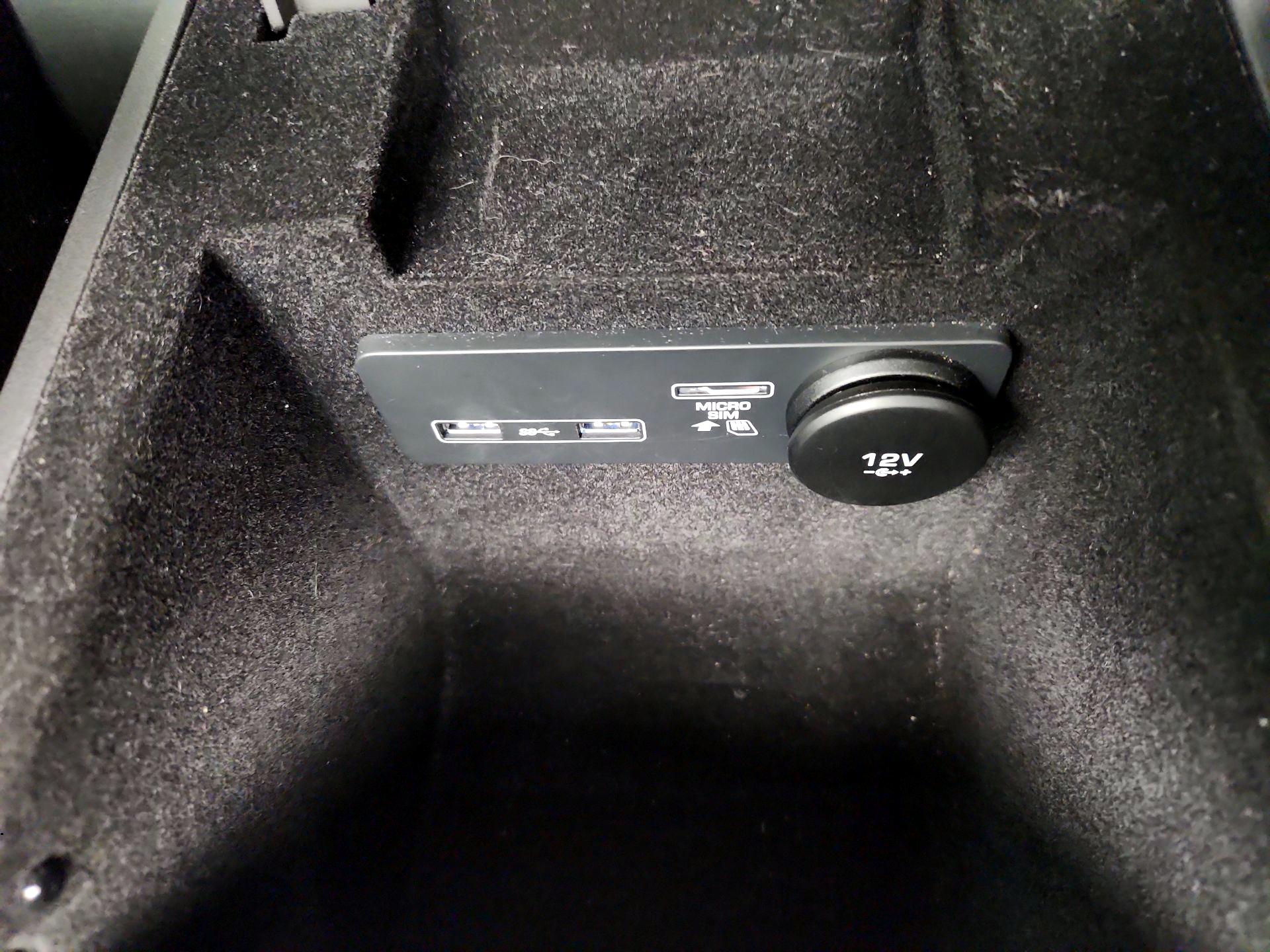 Thumbnail: 2020 Jaguar F-Pace - 18